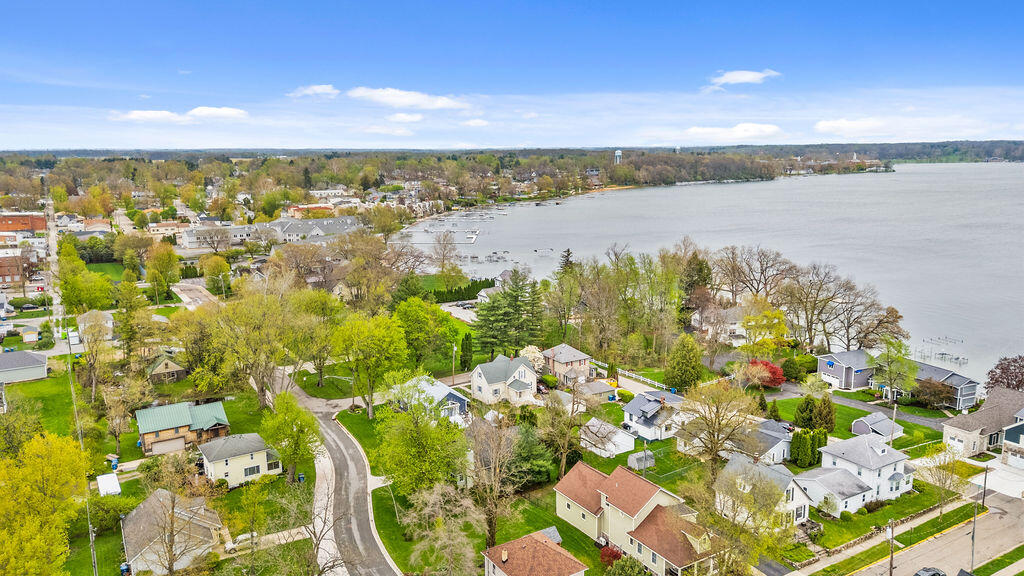 209 E Hawkins Court, Culver, IN 46511; Image #2