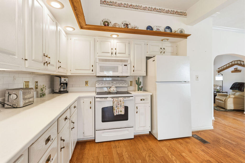 209 E Hawkins Court, Culver, IN 46511; Image #22