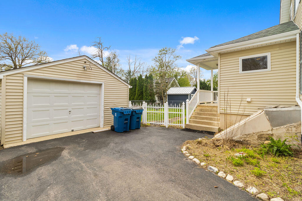 209 E Hawkins Court, Culver, IN 46511; Image #3