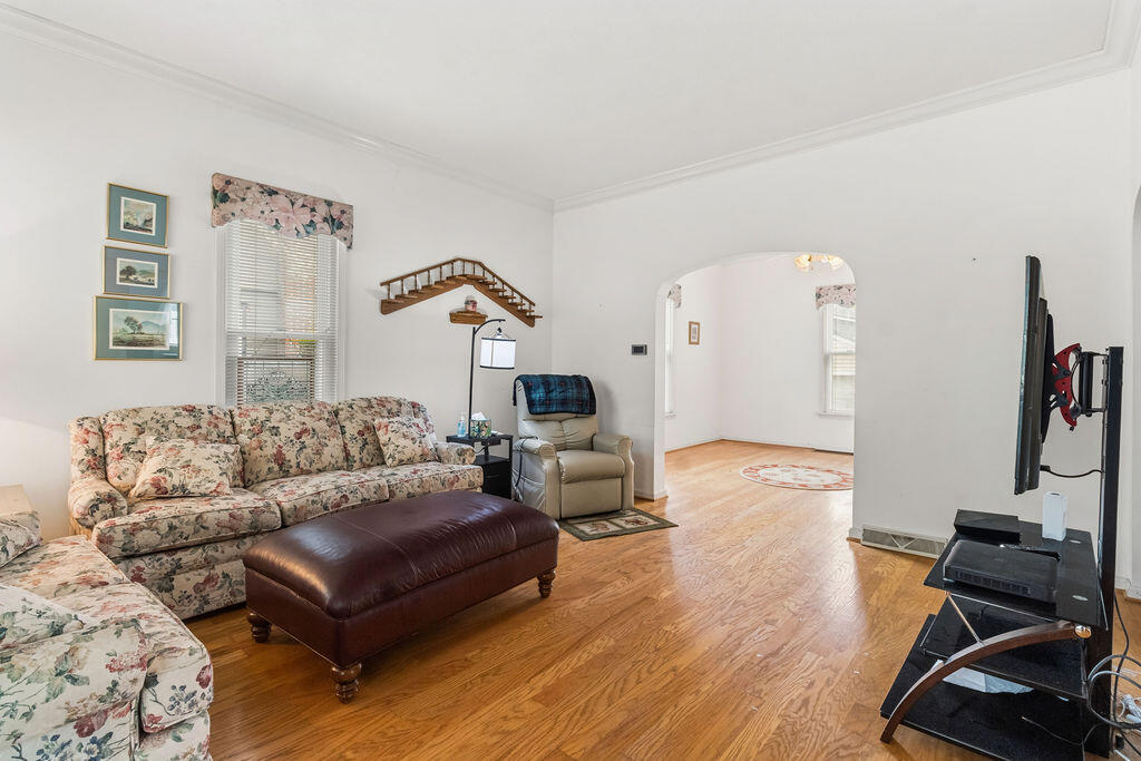 209 E Hawkins Court, Culver, IN 46511; Image #6