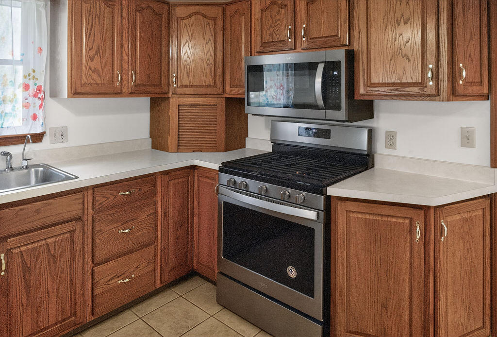 1929 Kapok Street SW, DeMotte, IN 46310; Image #18