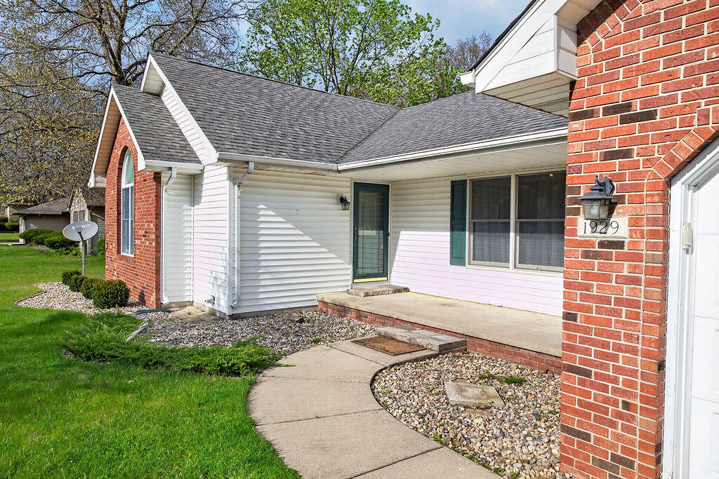 1929 Kapok Street SW, DeMotte, IN 46310; Image #3