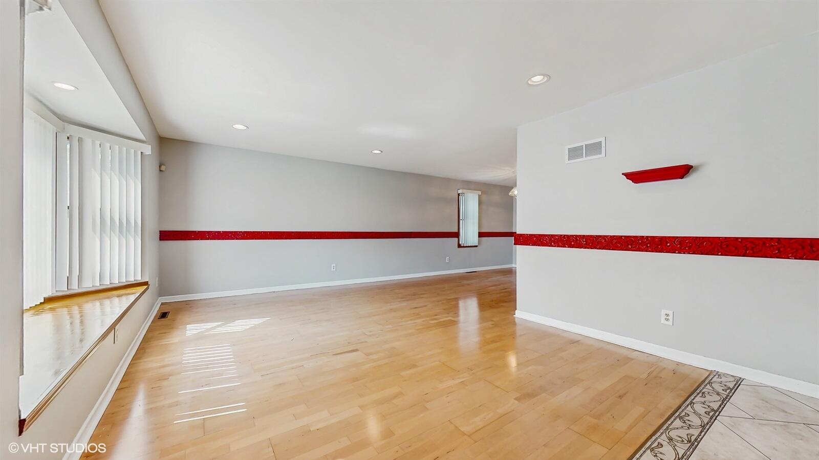 8844 Oakwood Avenue, Munster, IN 46321; Image #25