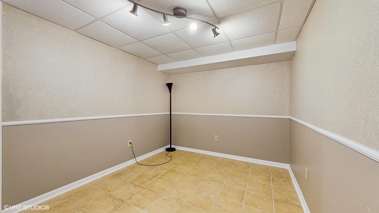 8844 Oakwood Avenue, Munster, IN 46321; Image #37