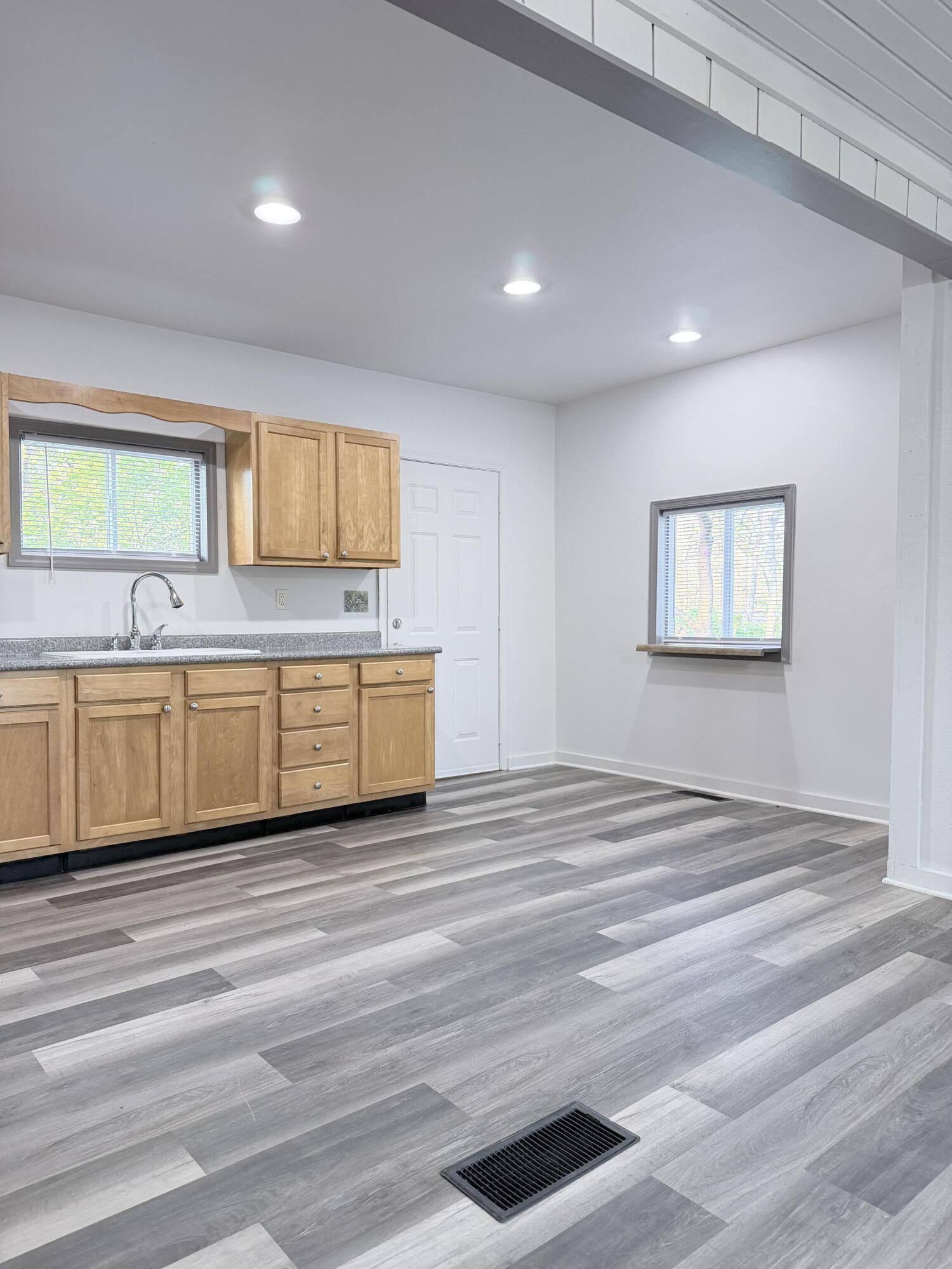 560 S Campbell Street, Valparaiso, IN 46385; Image #6