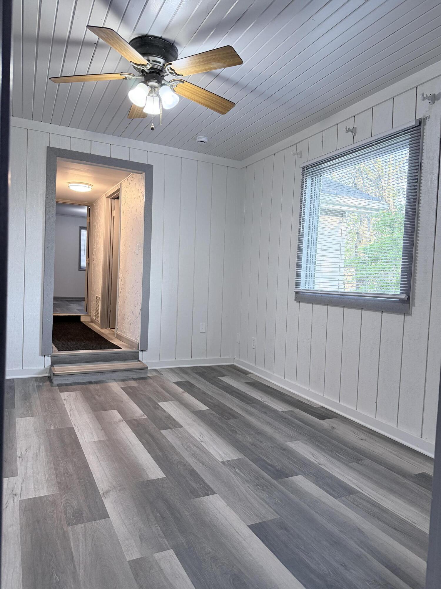 560 S Campbell Street, Valparaiso, IN 46385; Image #9