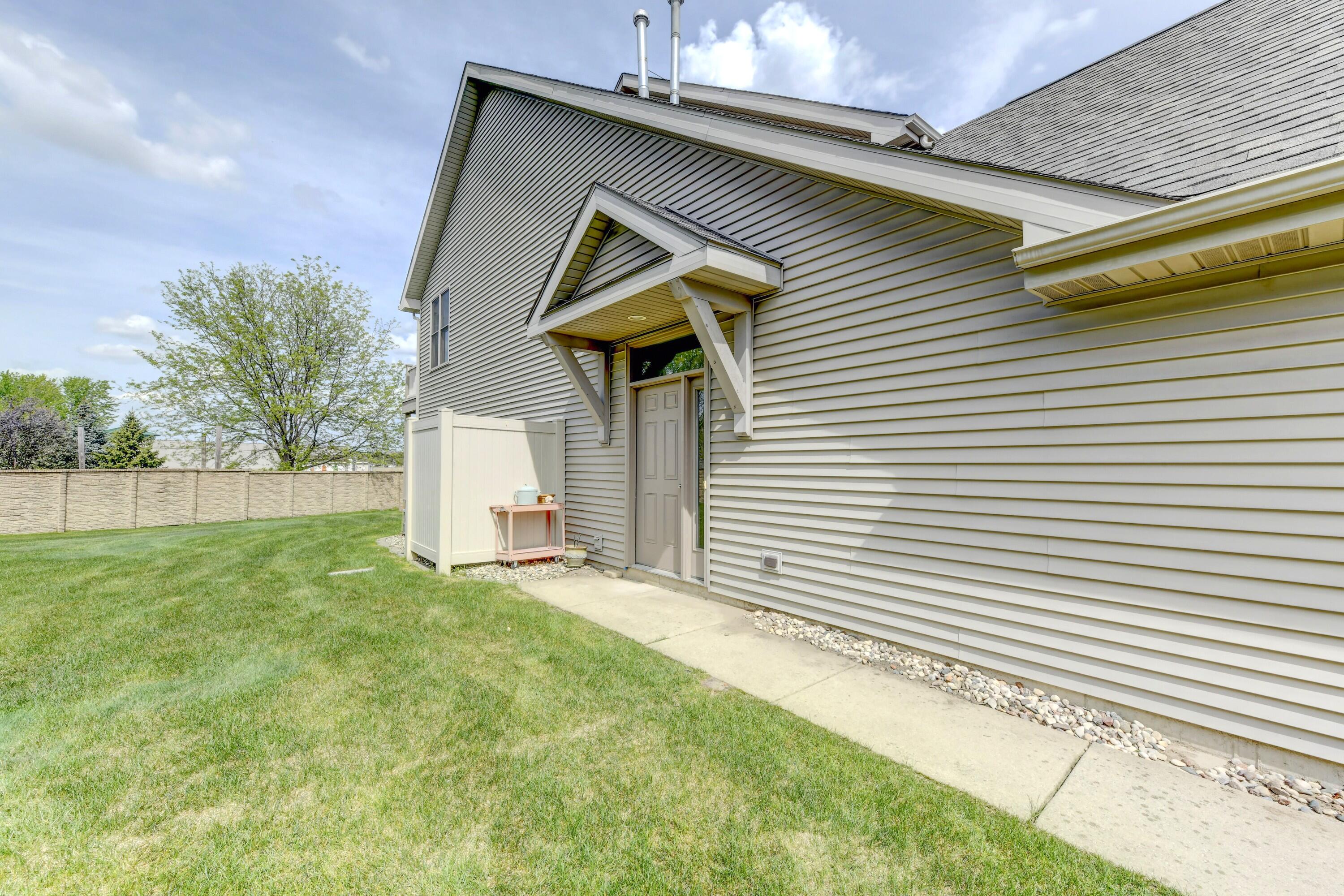 1042 Lakewood Court, Schererville, IN 46375; Image #2