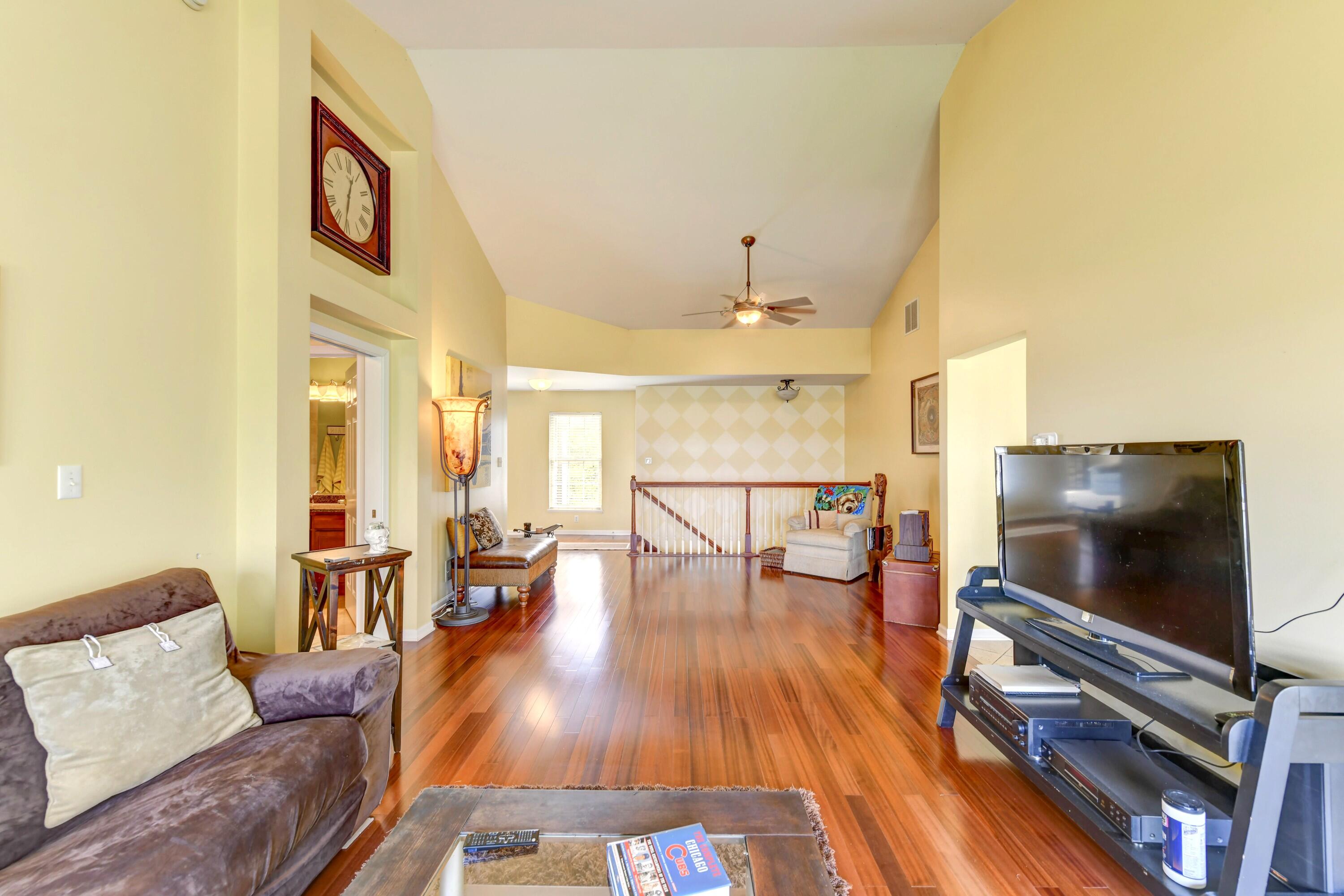 1042 Lakewood Court, Schererville, IN 46375; Image #4