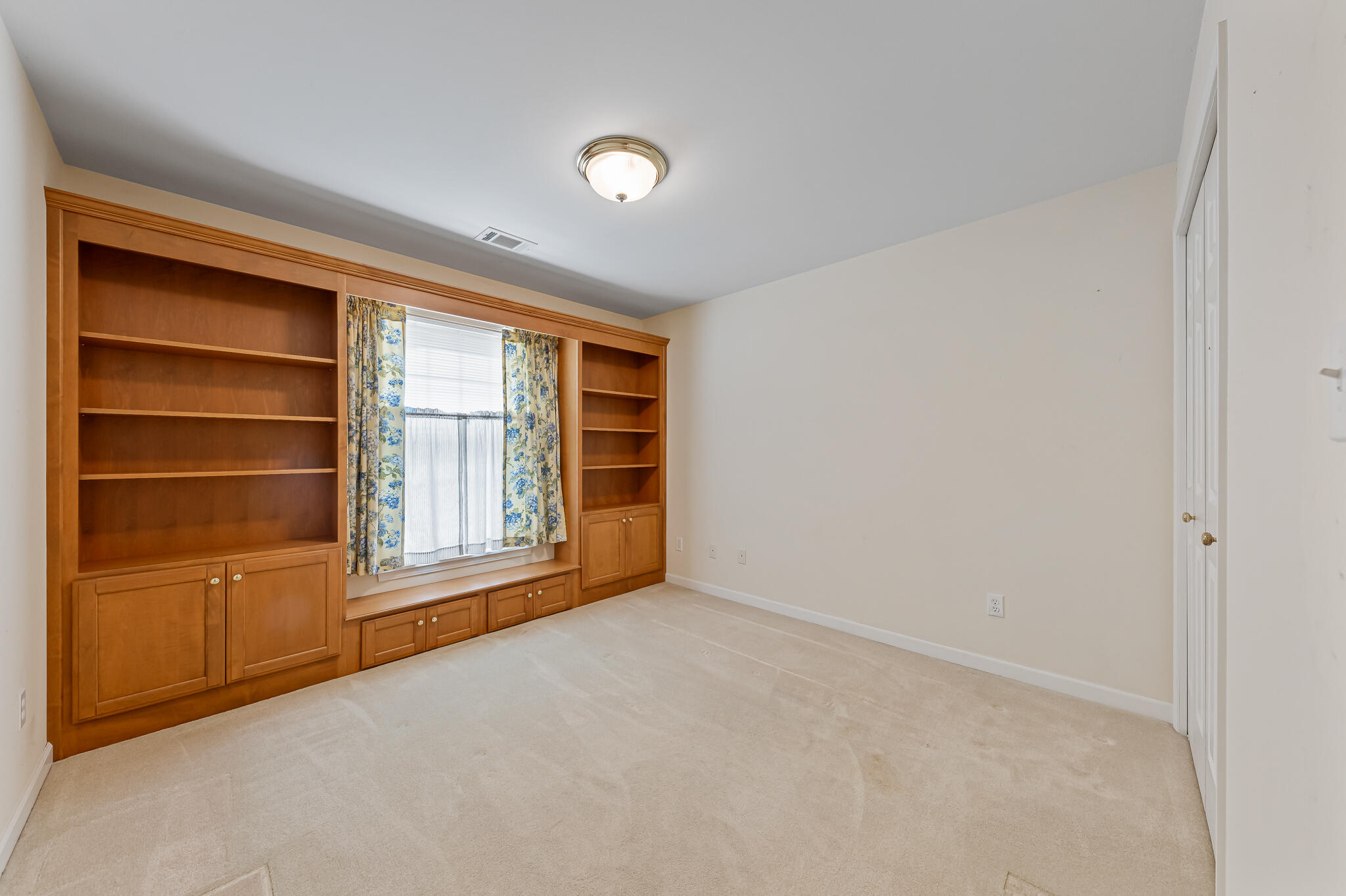 2629 Georgetowne Drive, Highland, IN #A1, 46322; Image #6