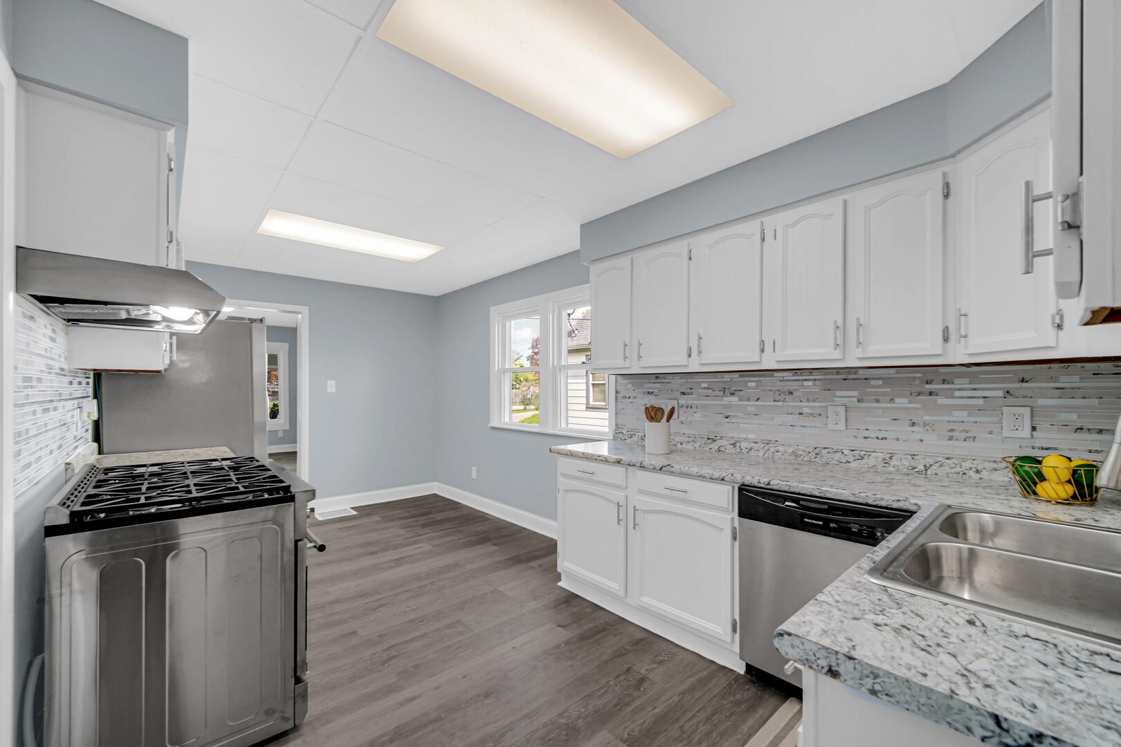 648 Stewart Court, Whiting, IN 46394; Image #4