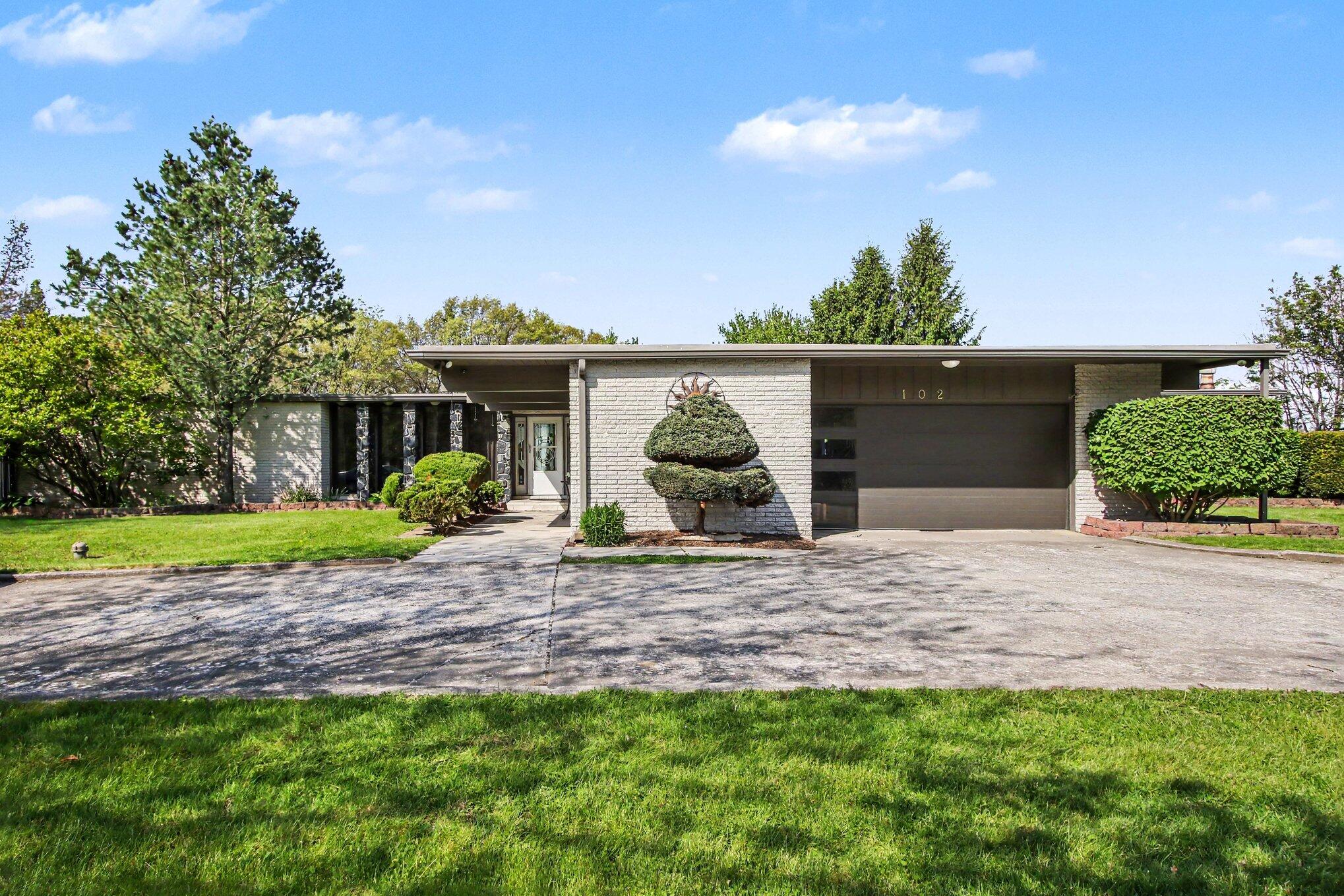 102 Sylvan Drive, Valparaiso, IN 46385; Image #2