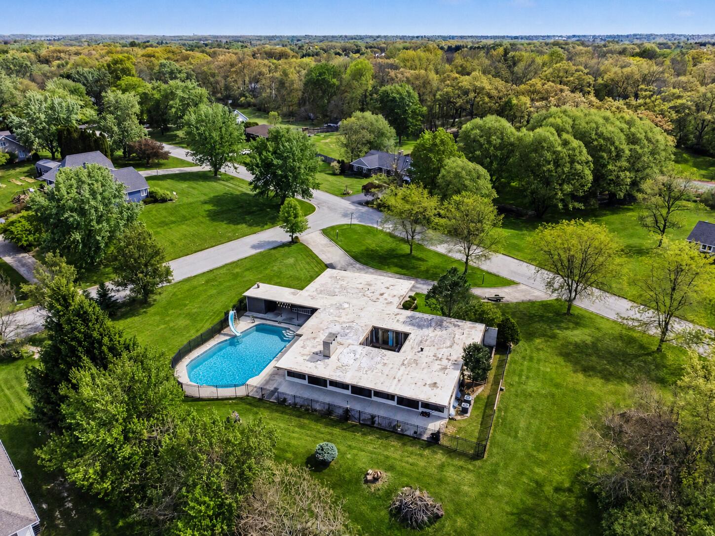 102 Sylvan Drive, Valparaiso, IN 46385; Image #4