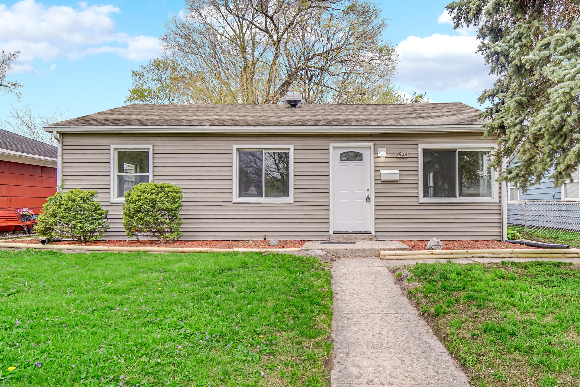 7608 Catalpa Avenue, Hammond, IN 46324; Image #2