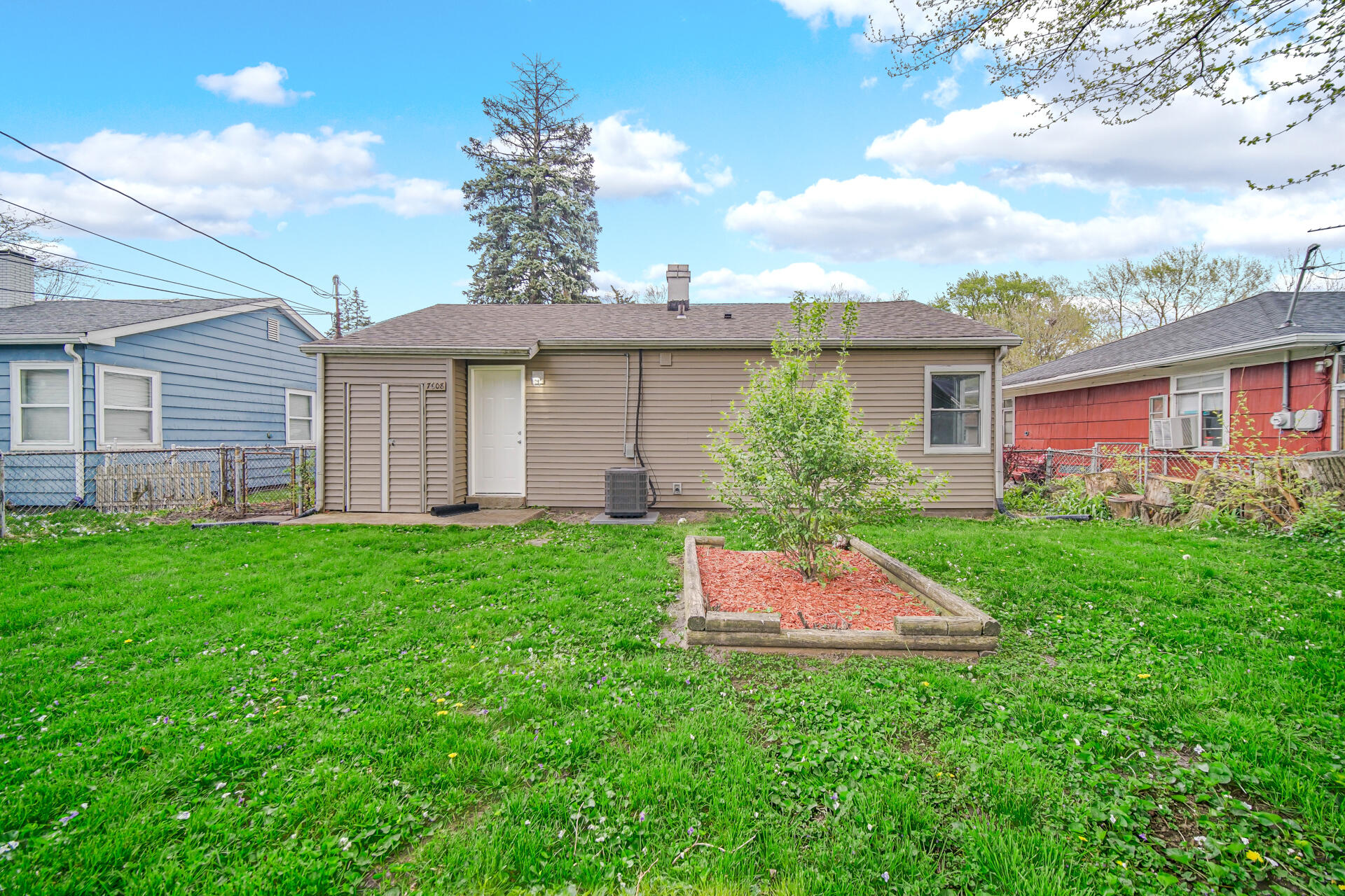 7608 Catalpa Avenue, Hammond, IN 46324; Image #4