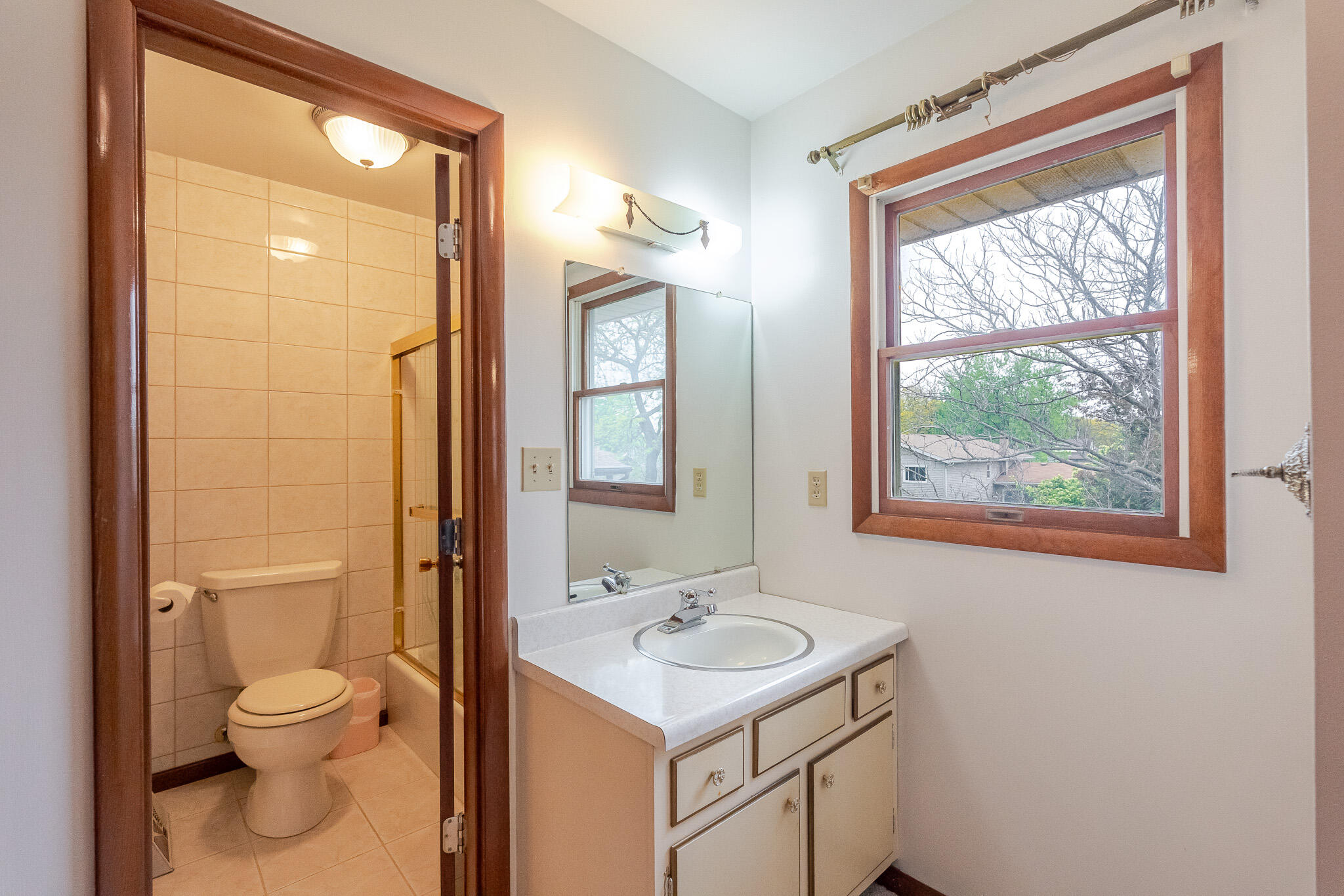 1839 Bluebird Lane, Munster, IN 46321; Image #17