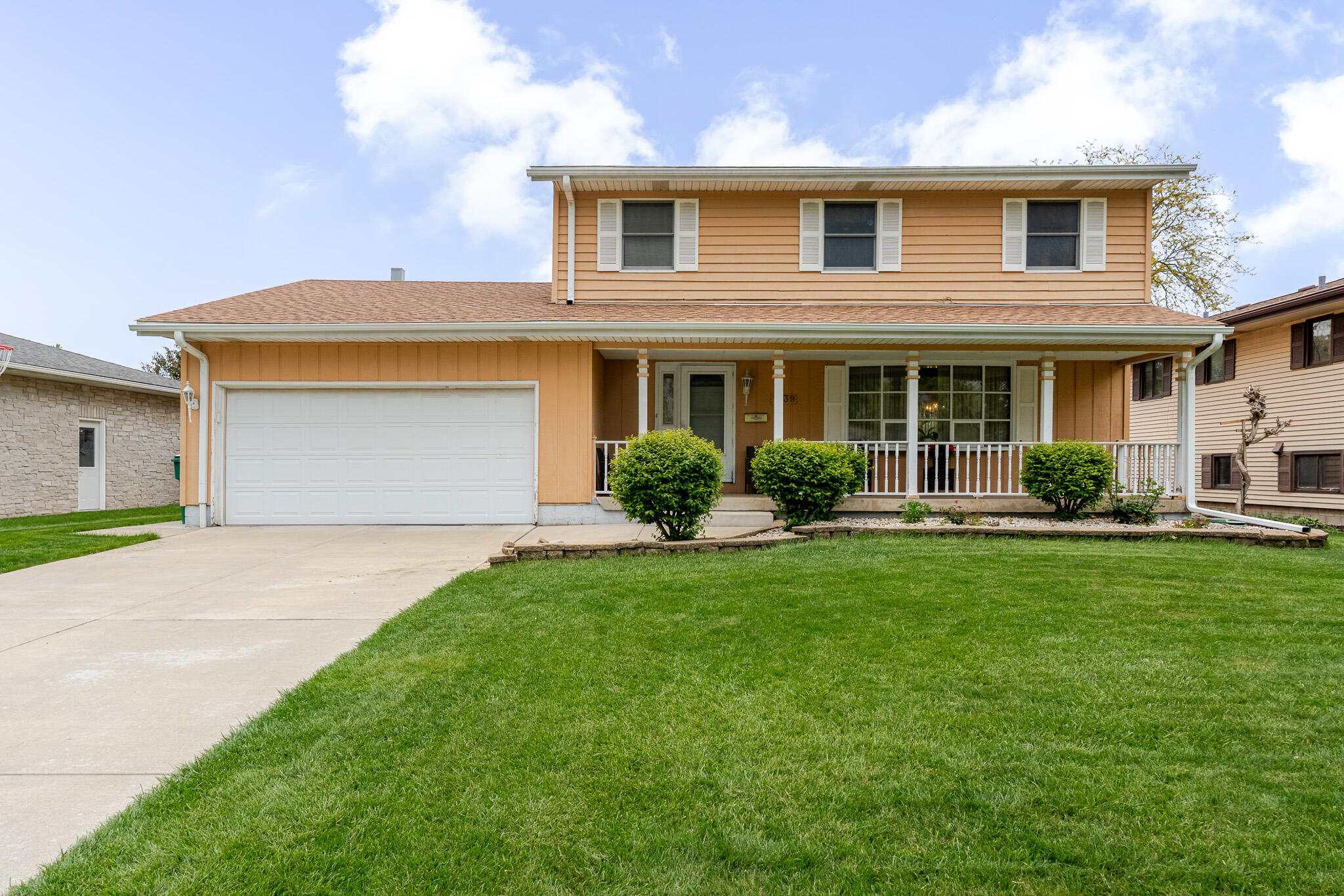 1839 Bluebird Lane, Munster, IN 46321; Image #2