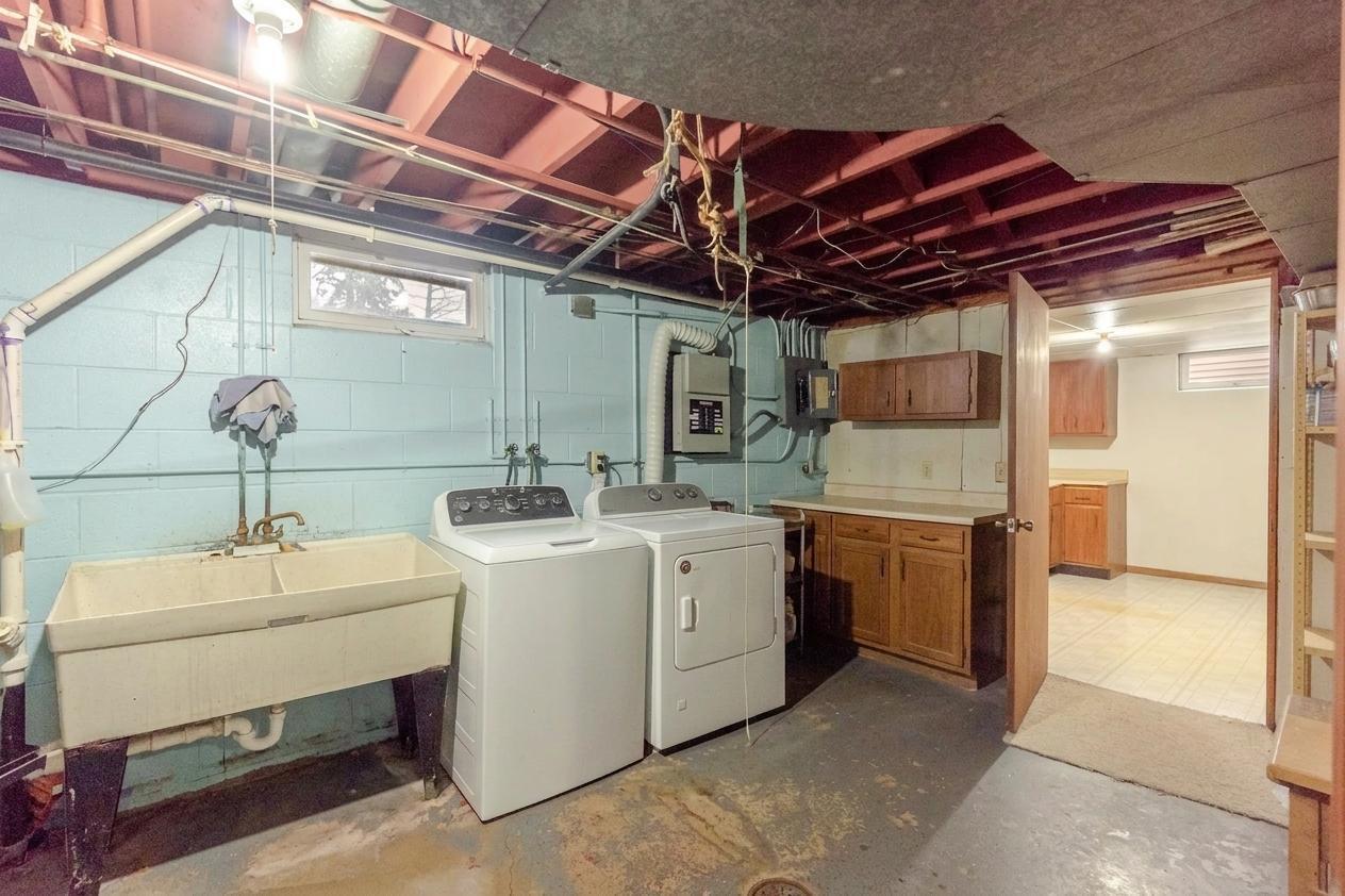1839 Bluebird Lane, Munster, IN 46321; Image #25