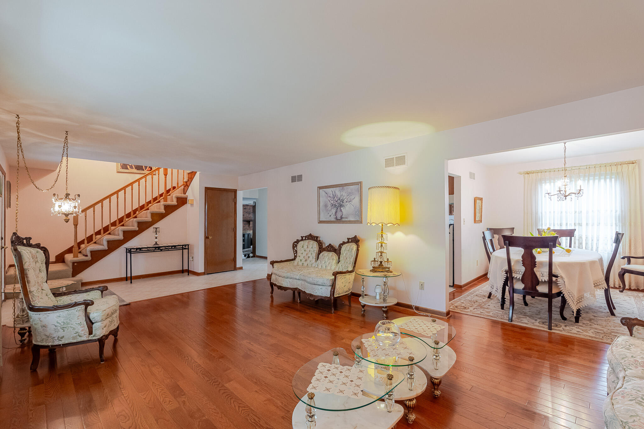 1839 Bluebird Lane, Munster, IN 46321; Image #5