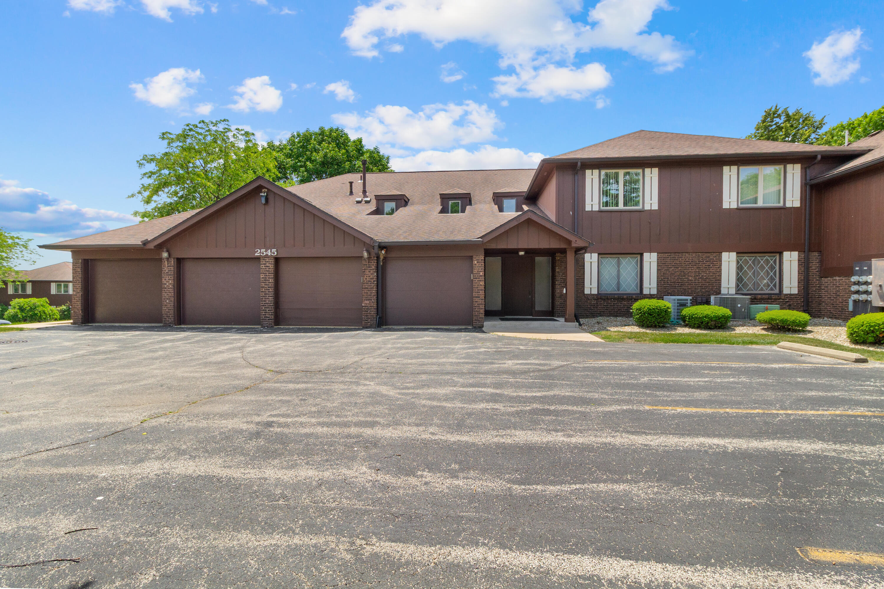 2545 E Lakeshore Drive, Crown Point, IN #A71, 46307; Image #2