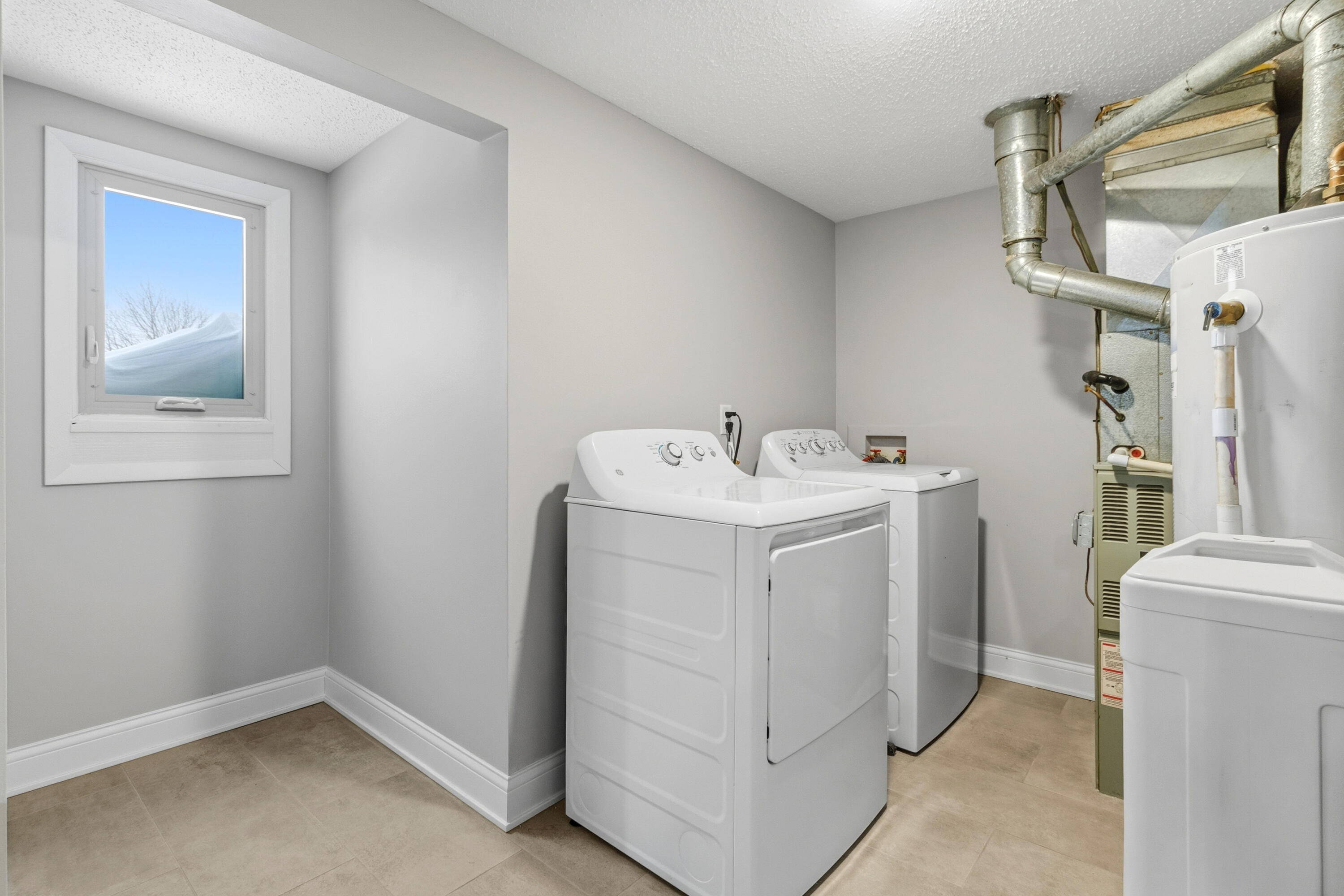 2545 E Lakeshore Drive, Crown Point, IN #A71, 46307; Image #28