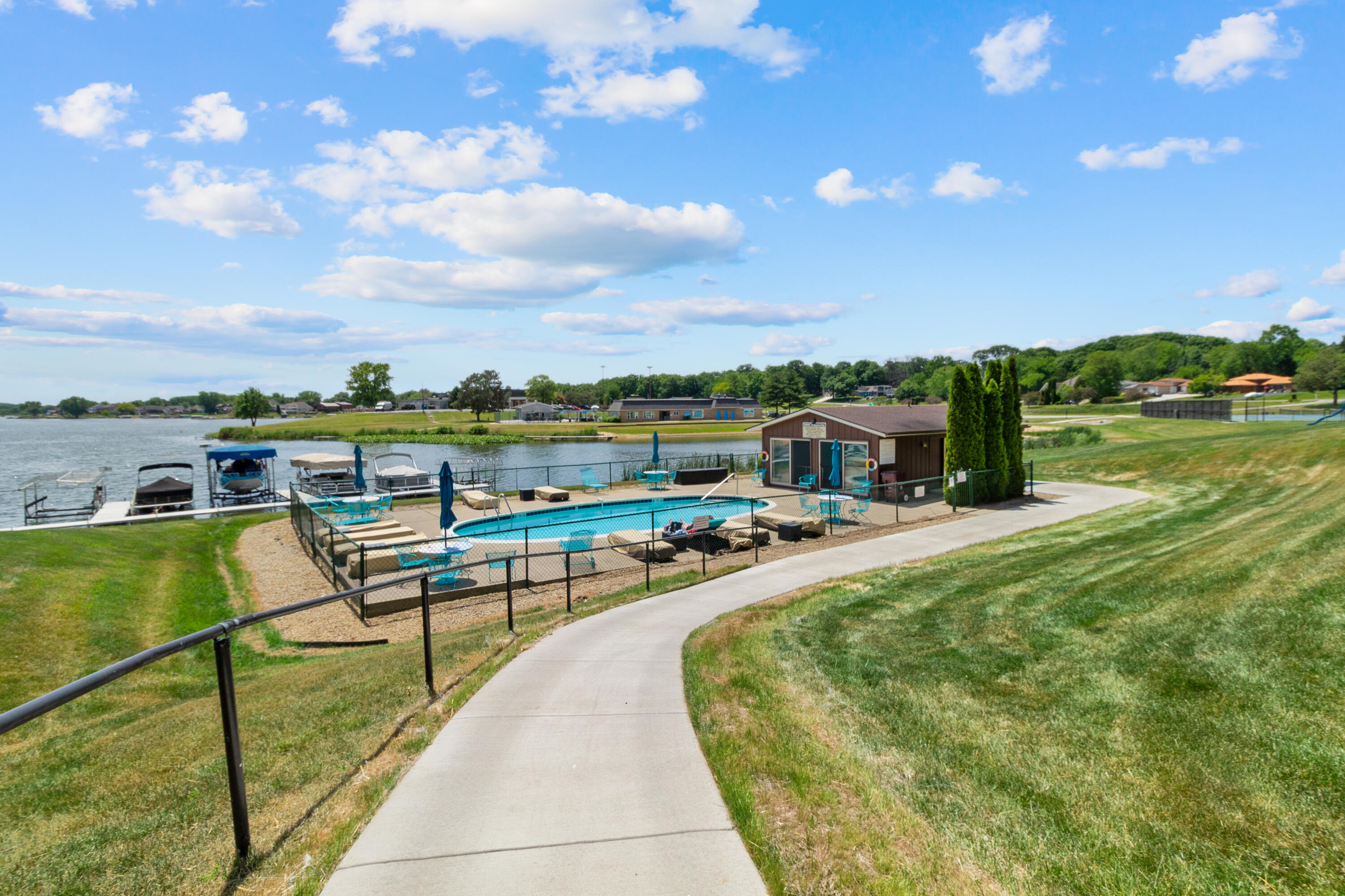 2545 E Lakeshore Drive, Crown Point, IN #A71, 46307; Image #6