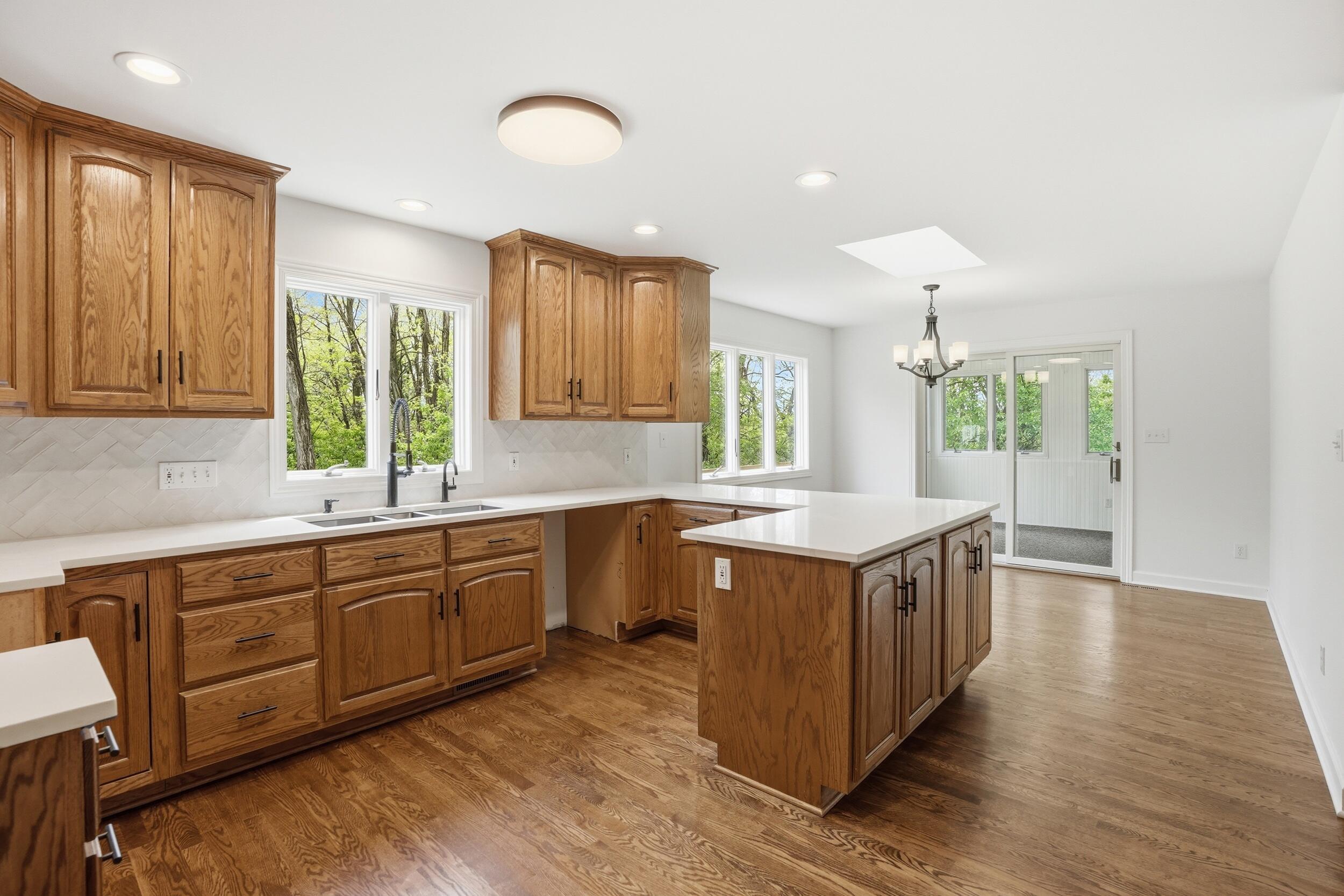 502 W 100 N, Valparaiso, IN 46385; Image #17