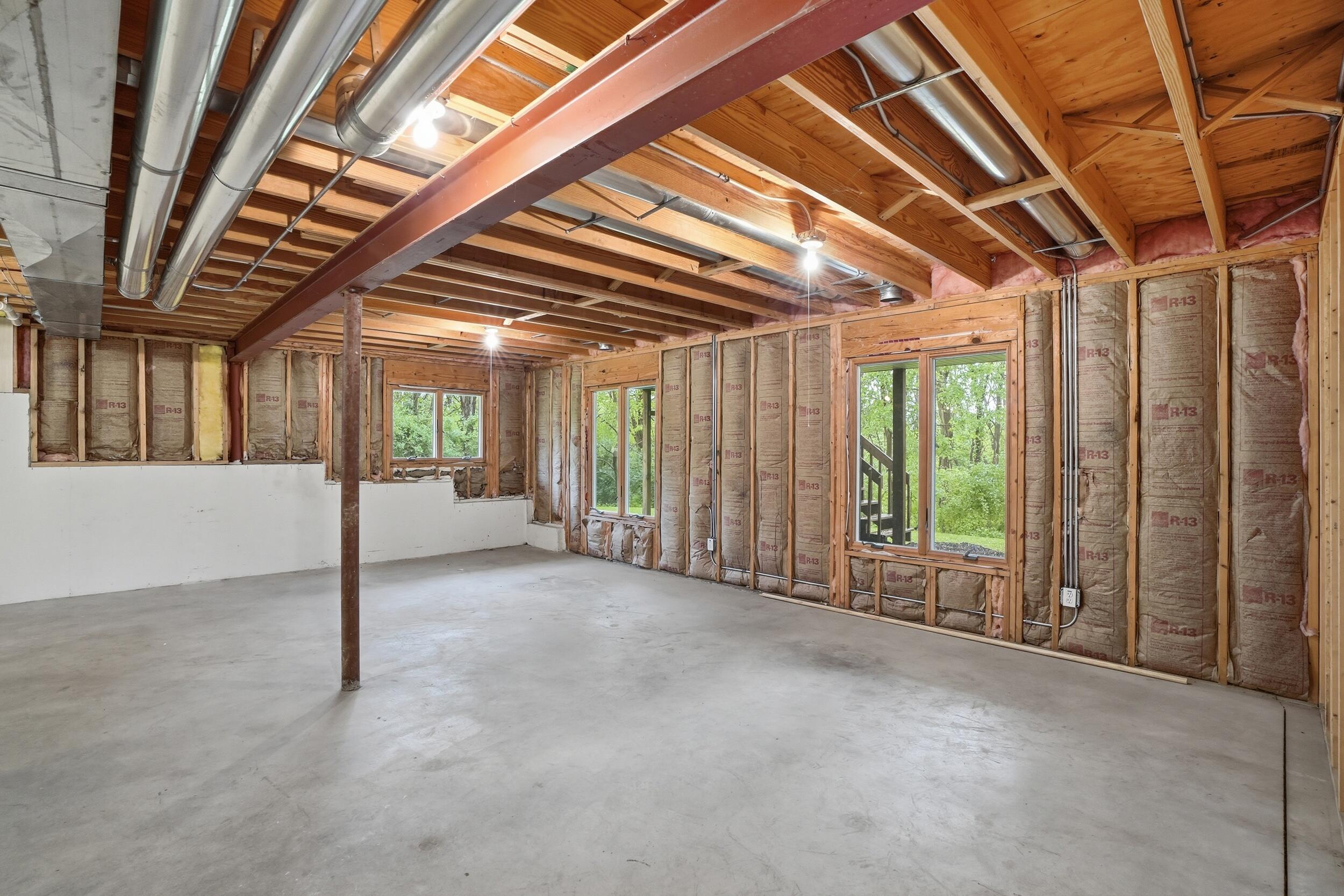 502 W 100 N, Valparaiso, IN 46385; Image #38