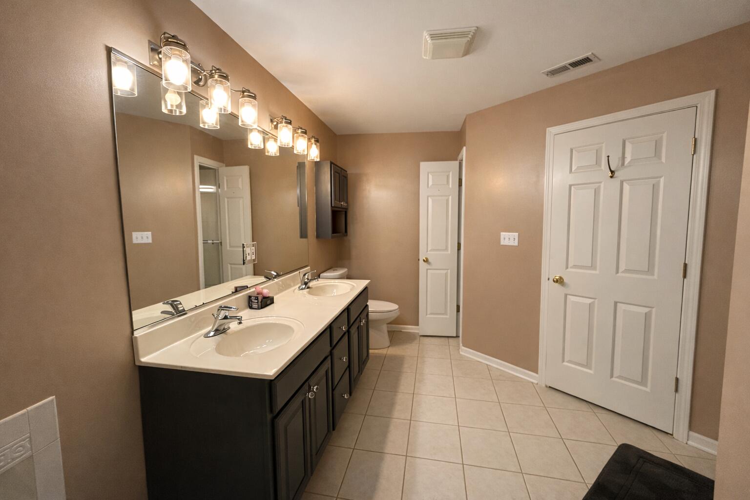 1717 Apple Blossom Drive, Munster, IN #3, 46321; Image #12
