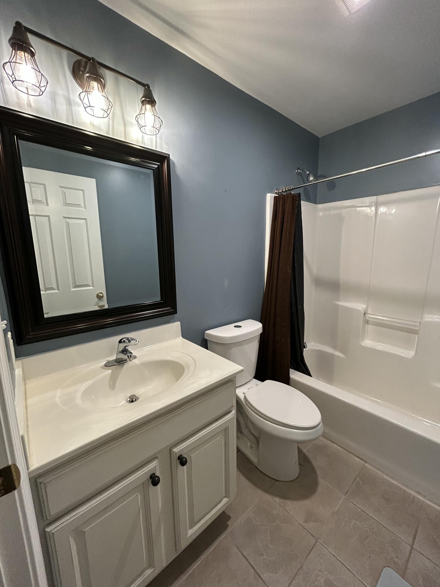1717 Apple Blossom Drive, Munster, IN #3, 46321; Image #15
