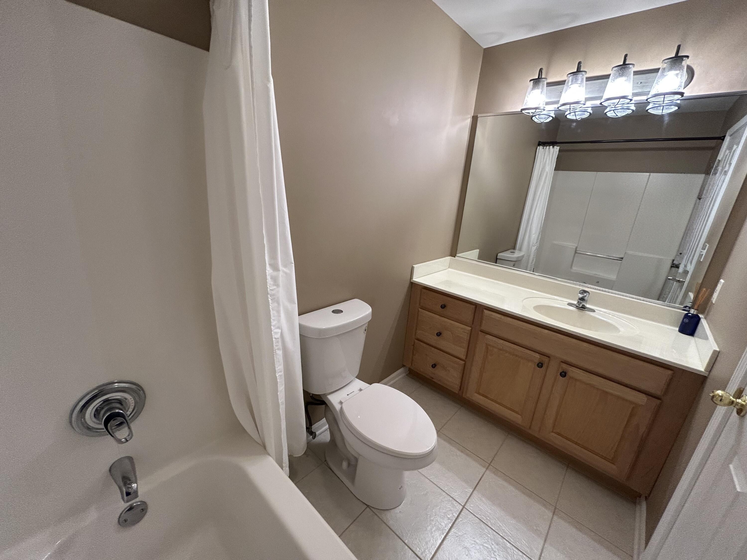 1717 Apple Blossom Drive, Munster, IN #3, 46321; Image #23