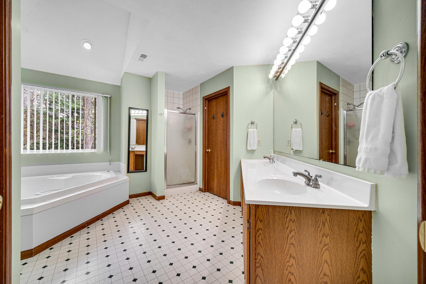 35 Oak Hollow Court, Valparaiso, IN 46383; Image #17