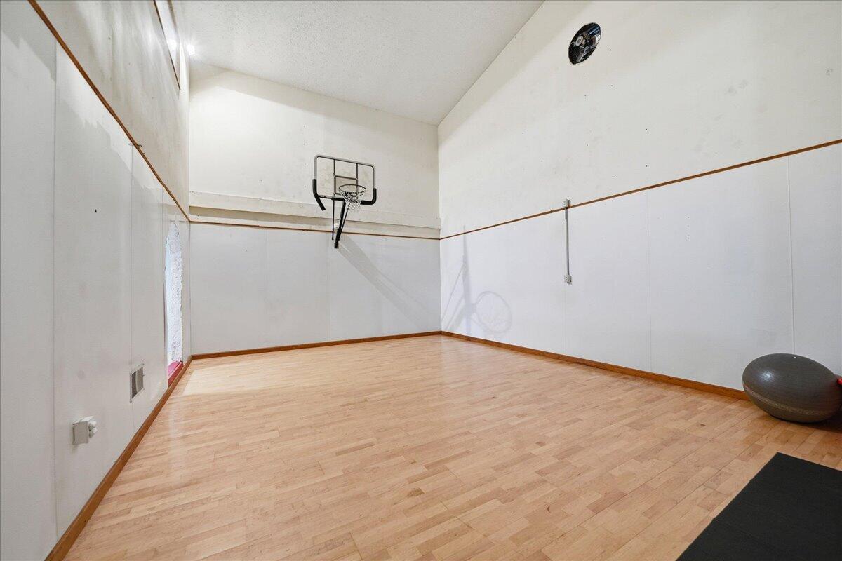 718 N Old Suman Road, Valparaiso, IN 46383; Image #40