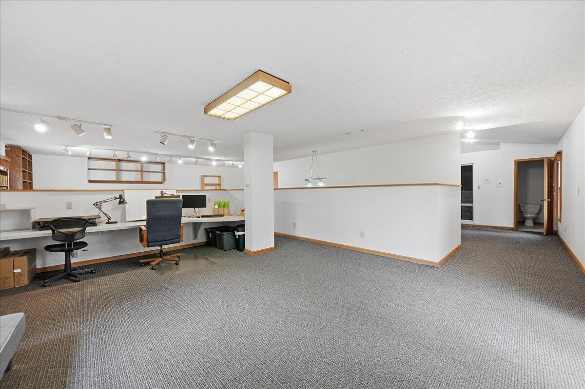718 N Old Suman Road, Valparaiso, IN 46383; Image #42