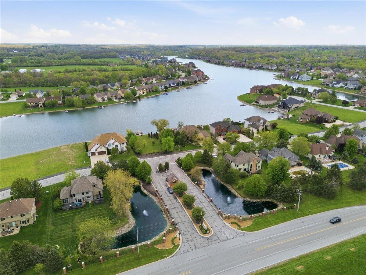 8858 Doubletree Drive S, Crown Point, IN 46307; Image #93