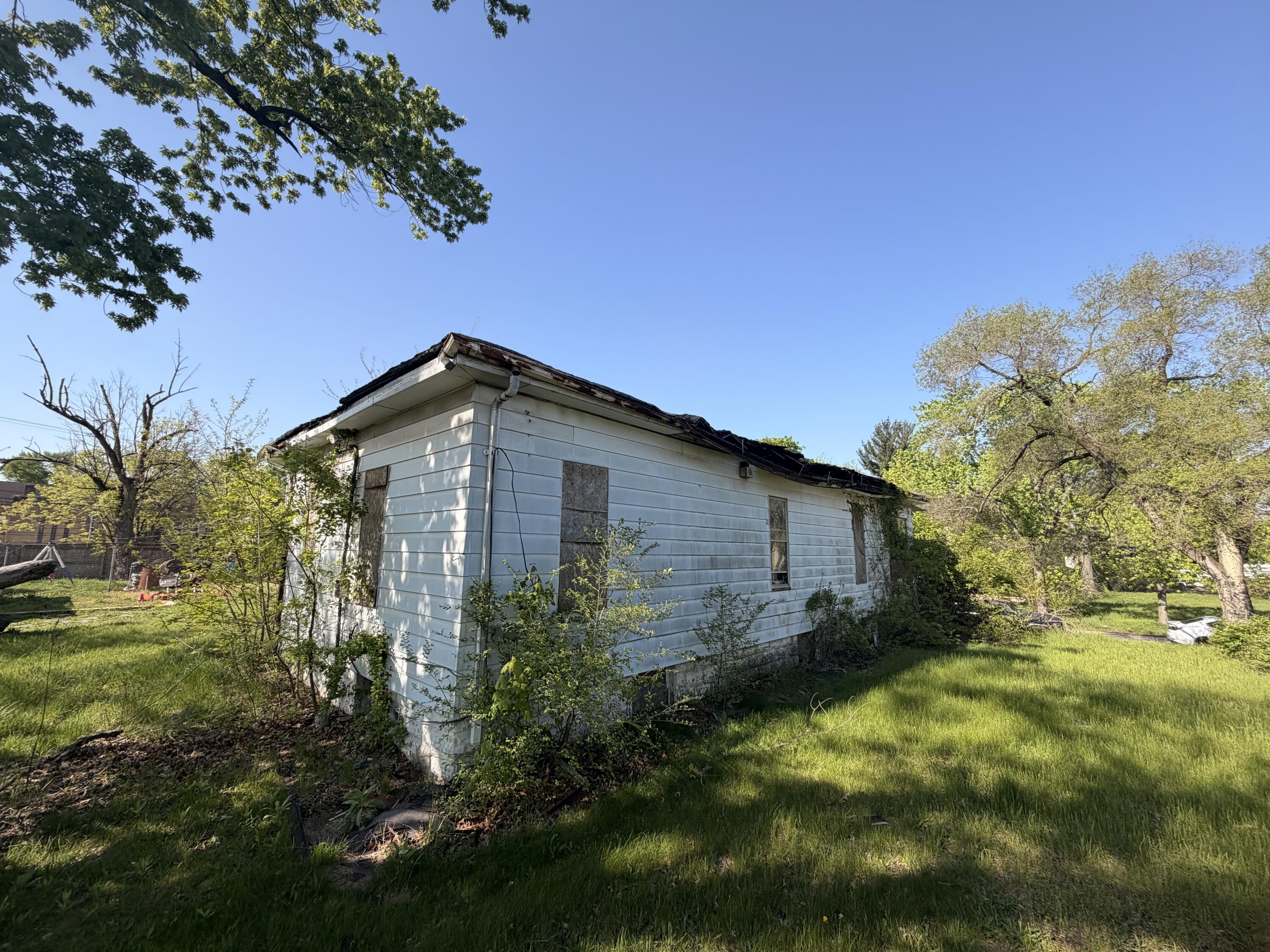 4173 Washington Street, Gary, IN 46408; Image #4