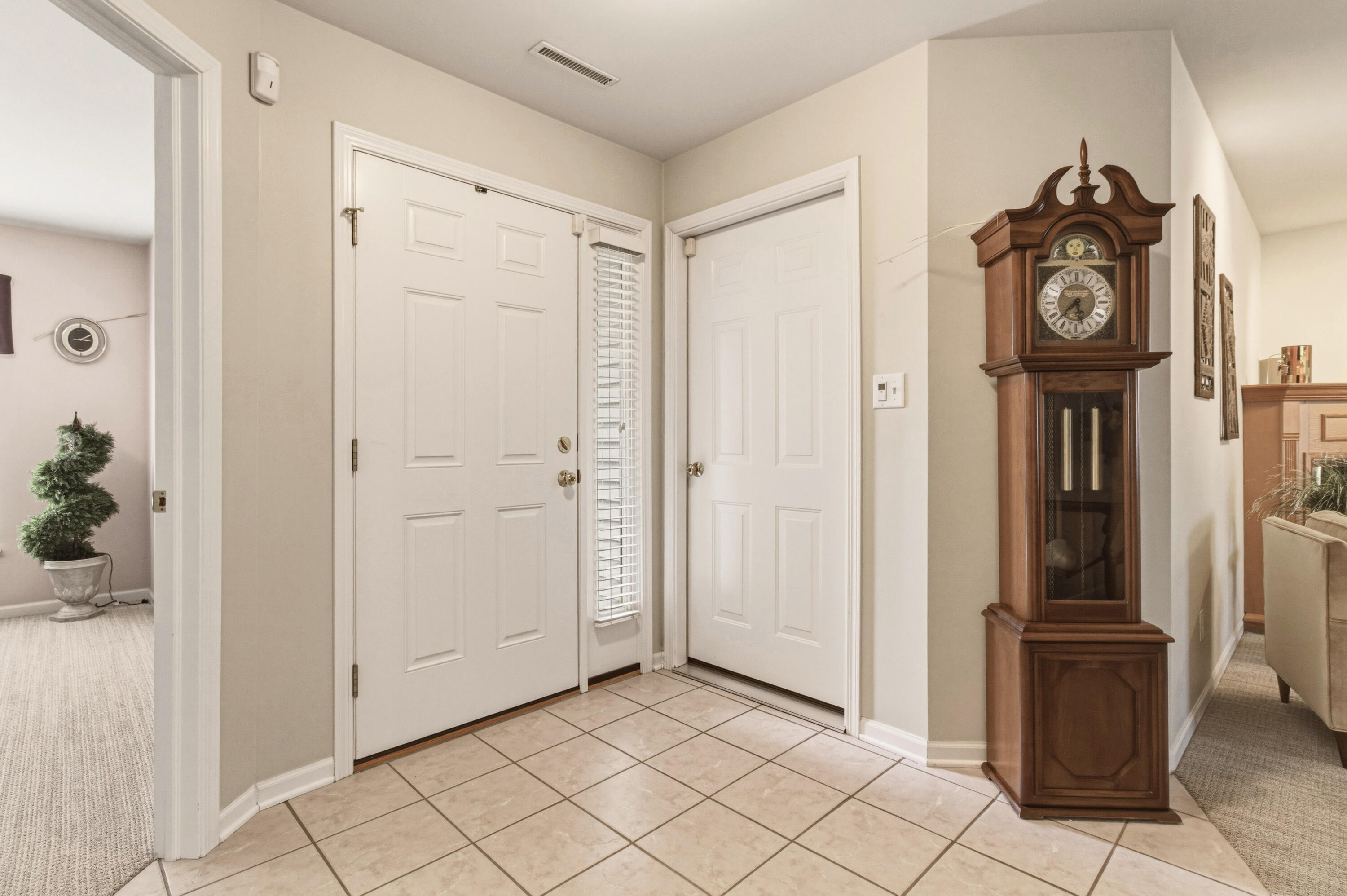 1096 Lakewood Court, Schererville, IN 46375; Image #3