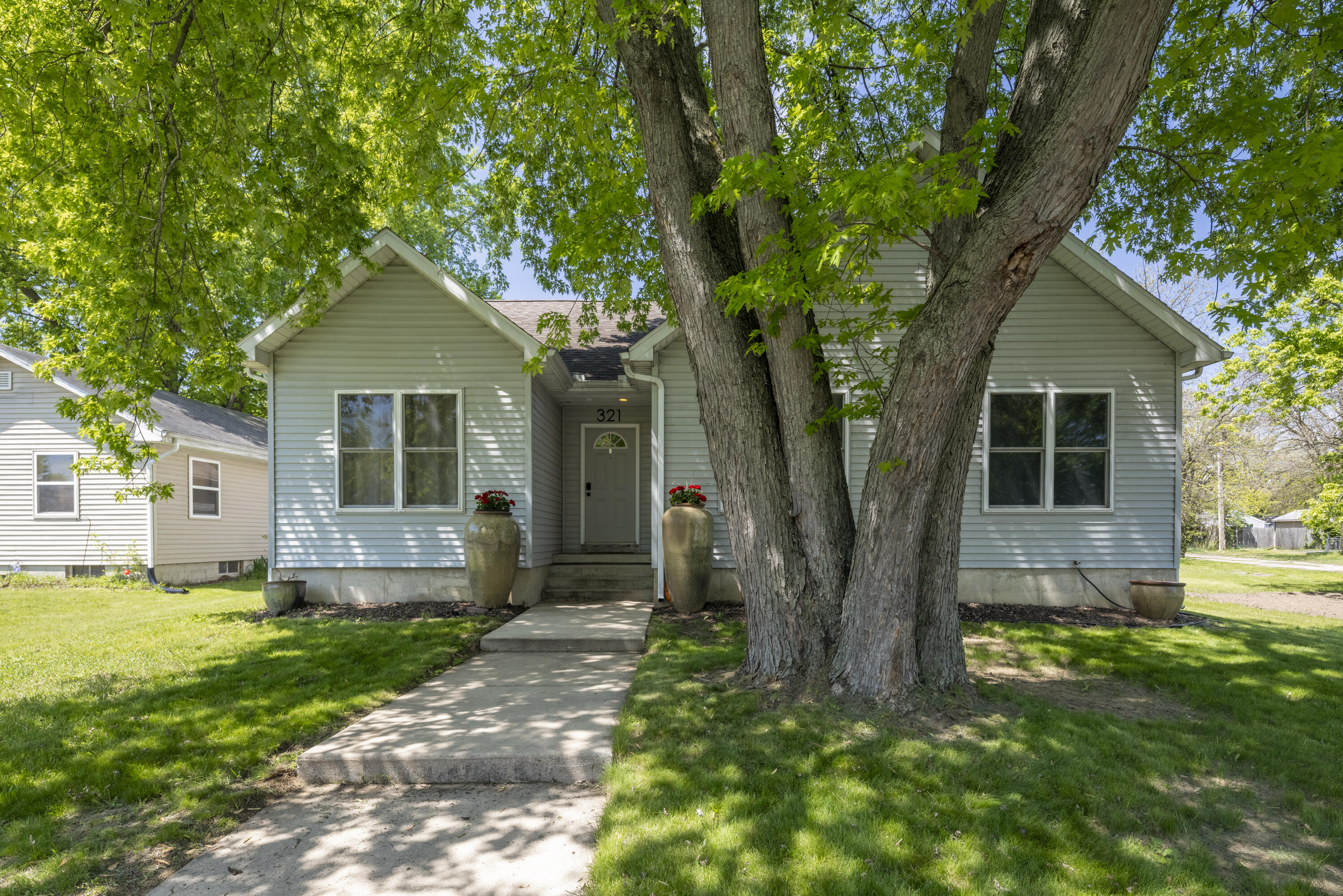 321 S Park Street, Michigan City, IN 46360; Image #2