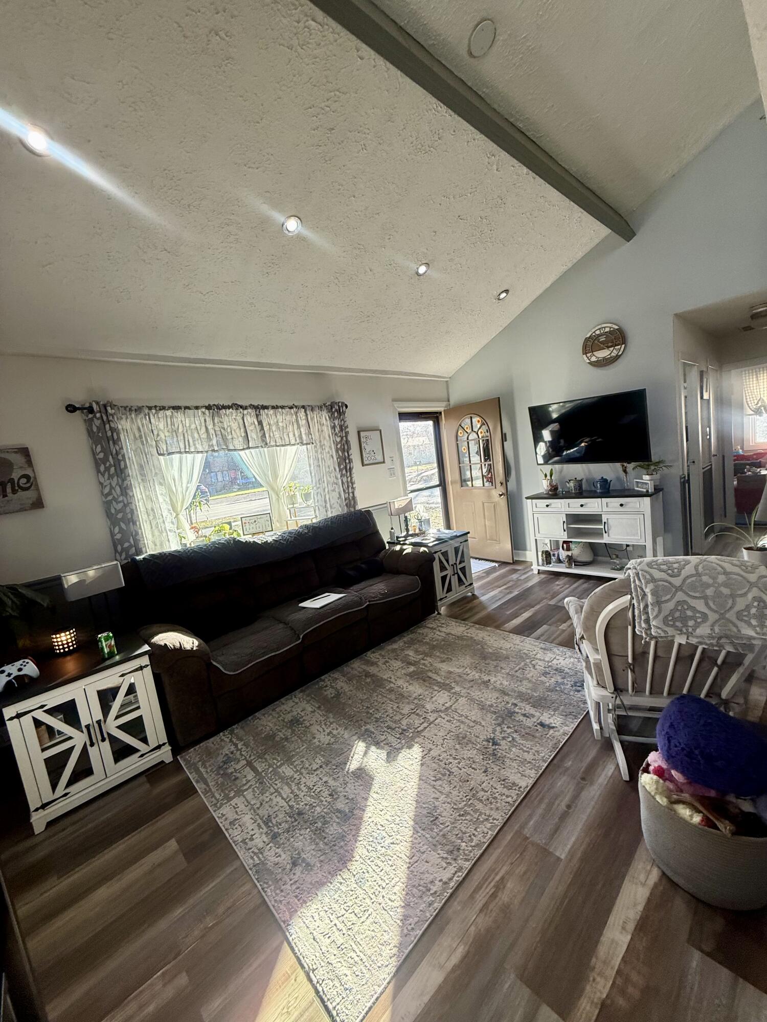 270 Woodlawn Avenue, Chesterton, IN 46304; Image #3