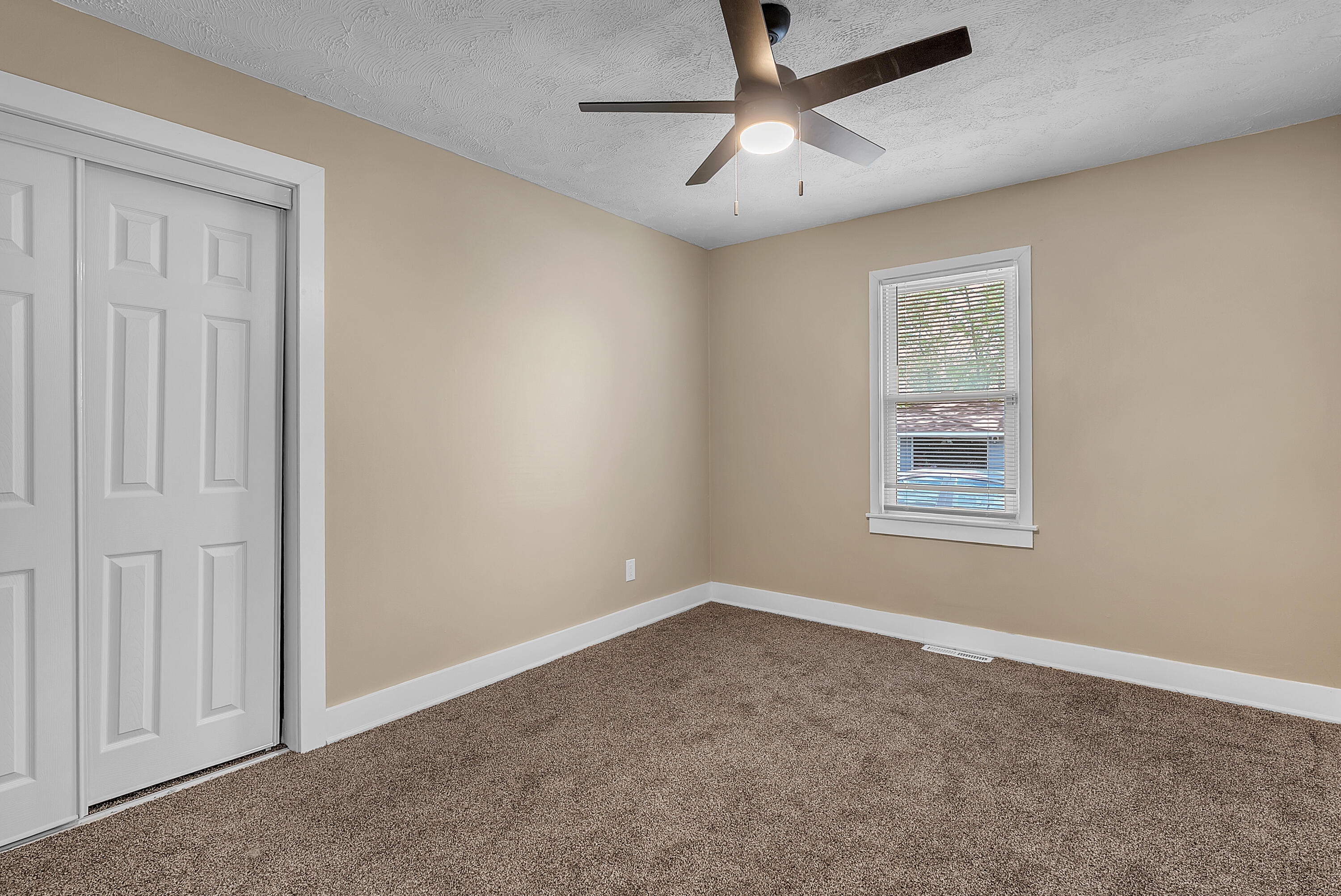 922 Hayes Street, Crown Point, IN 46307; Image #12