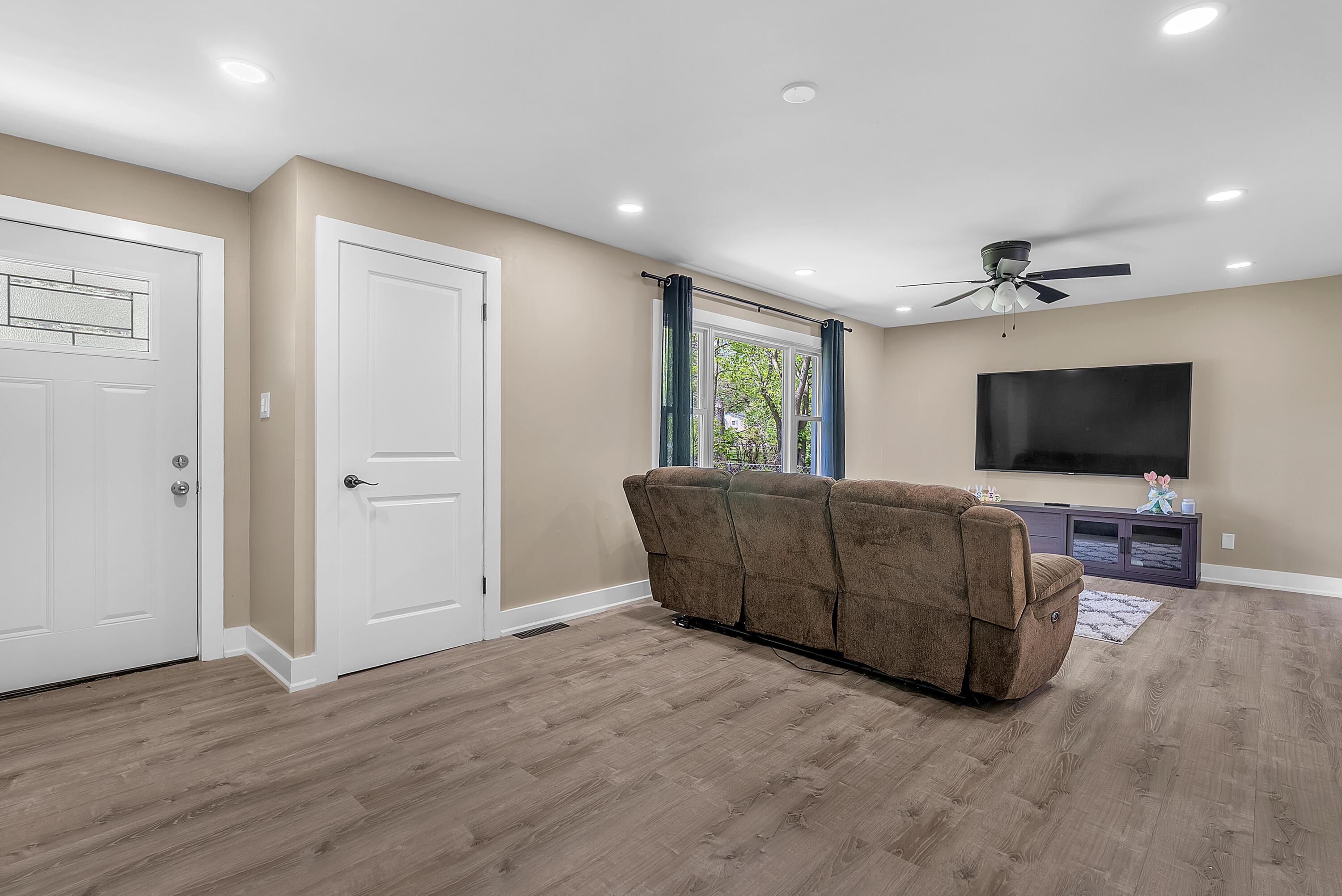 922 Hayes Street, Crown Point, IN 46307; Image #4