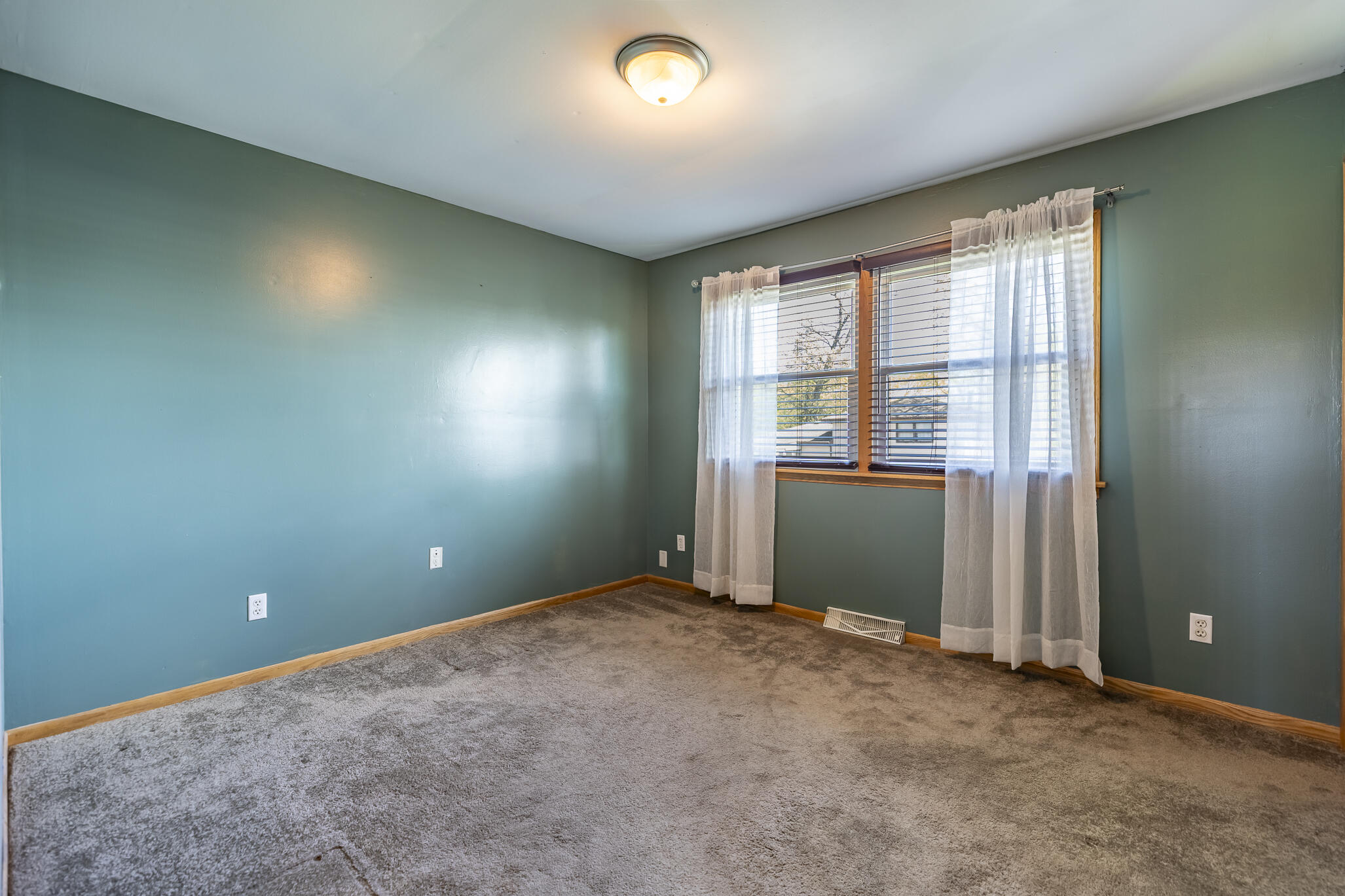 431 S Liverpool Road, Hobart, IN 46342; Image #15
