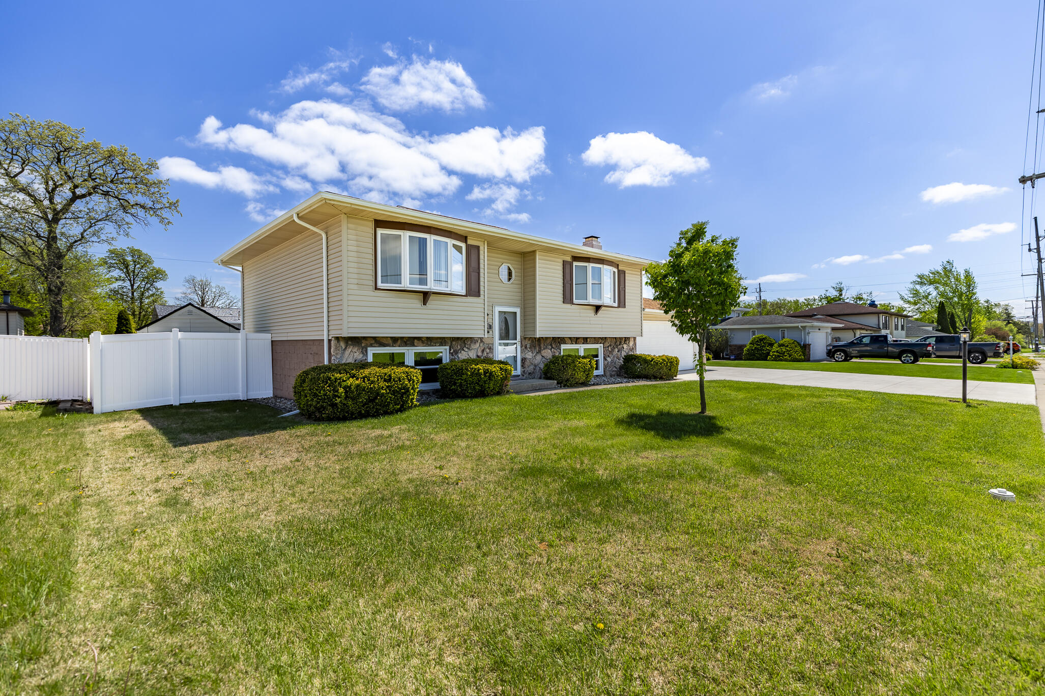 431 S Liverpool Road, Hobart, IN 46342; Image #3