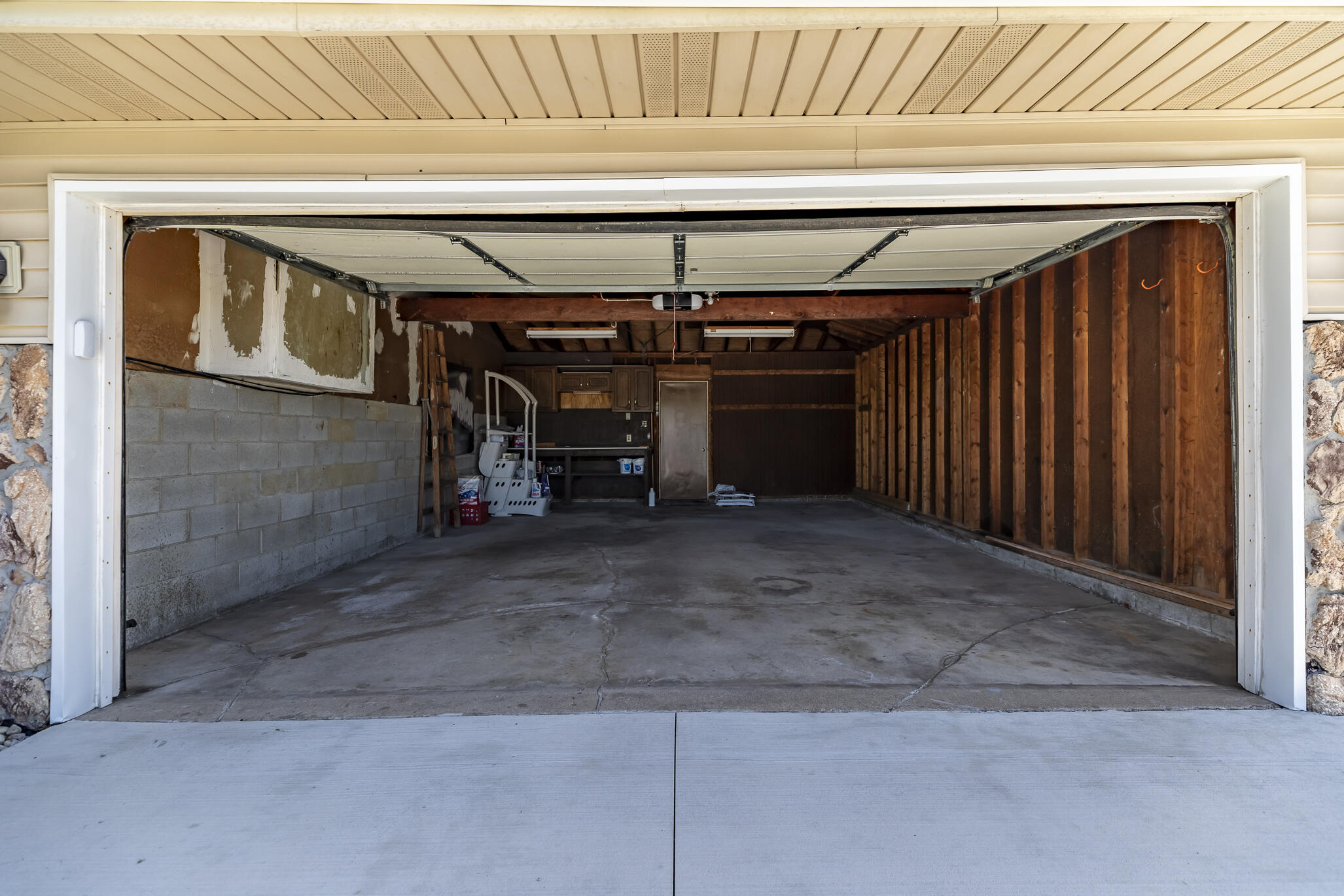 431 S Liverpool Road, Hobart, IN 46342; Image #35