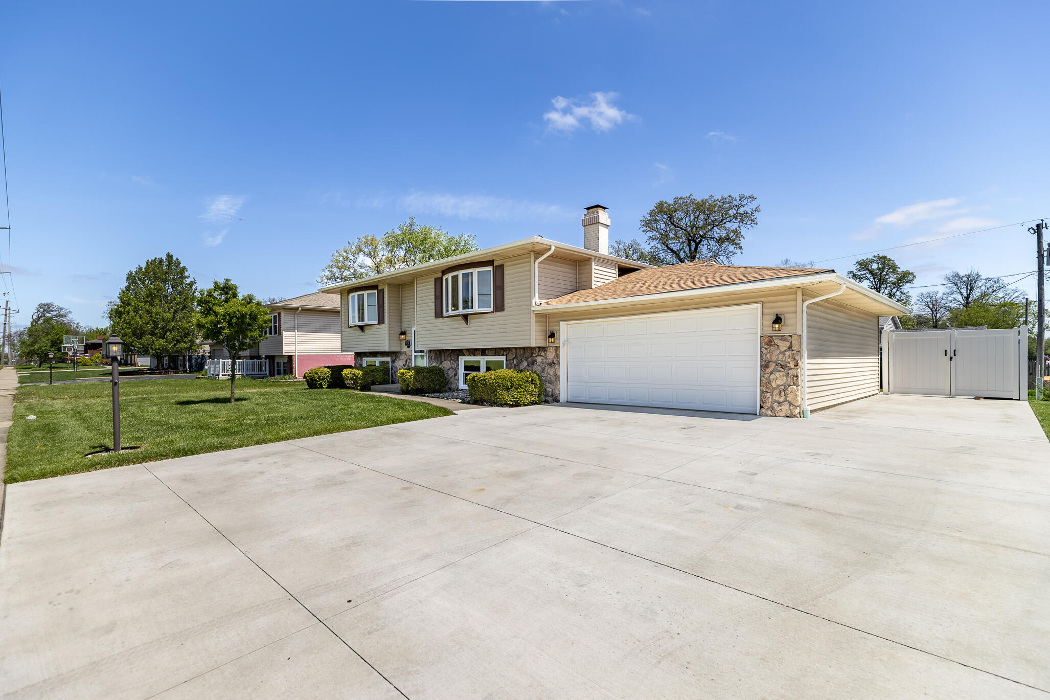 431 S Liverpool Road, Hobart, IN 46342; Image #4
