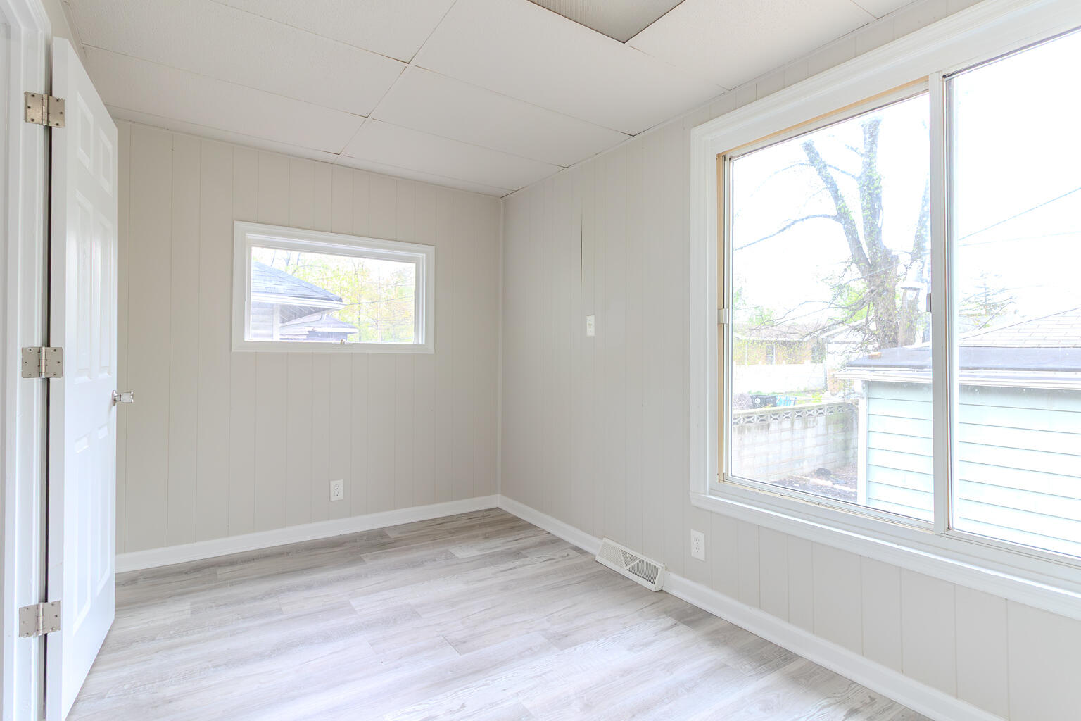 829 Johnson Street, Gary, IN 46402; Image #28