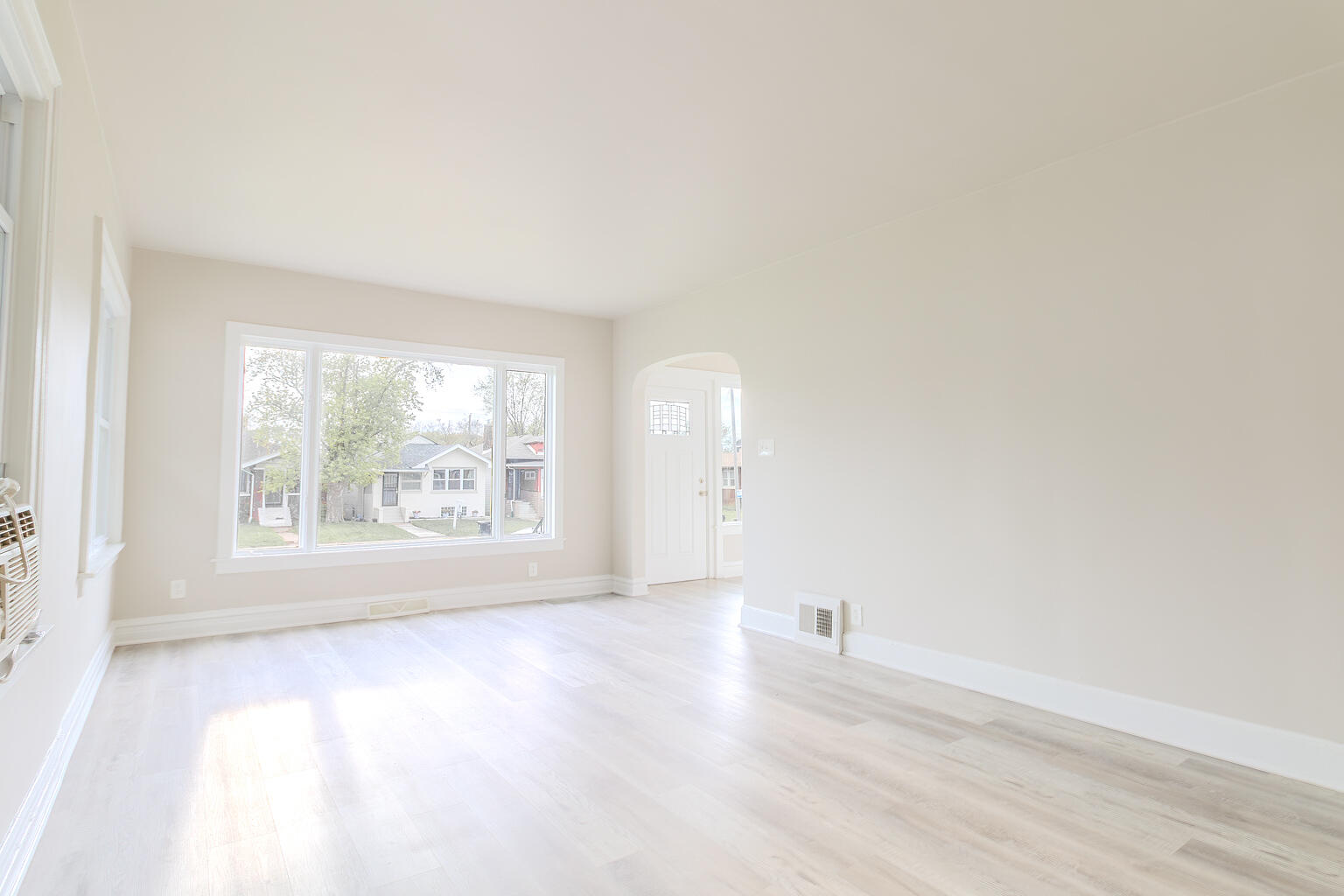 829 Johnson Street, Gary, IN 46402; Image #8