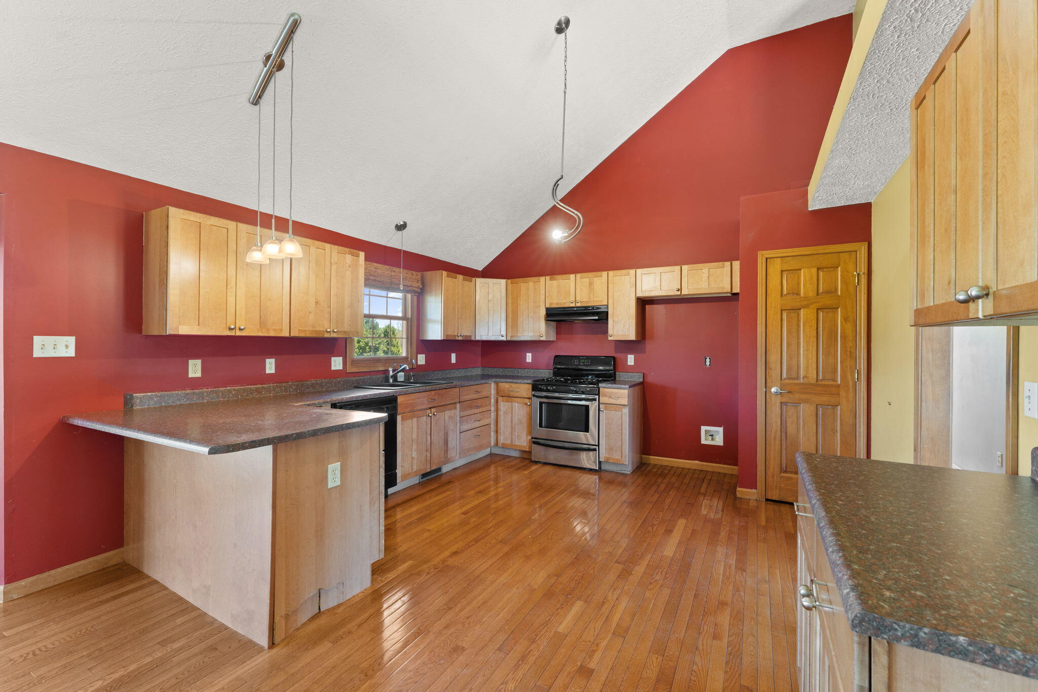 919 Plantation Road, Valparaiso, IN 46385; Image #12