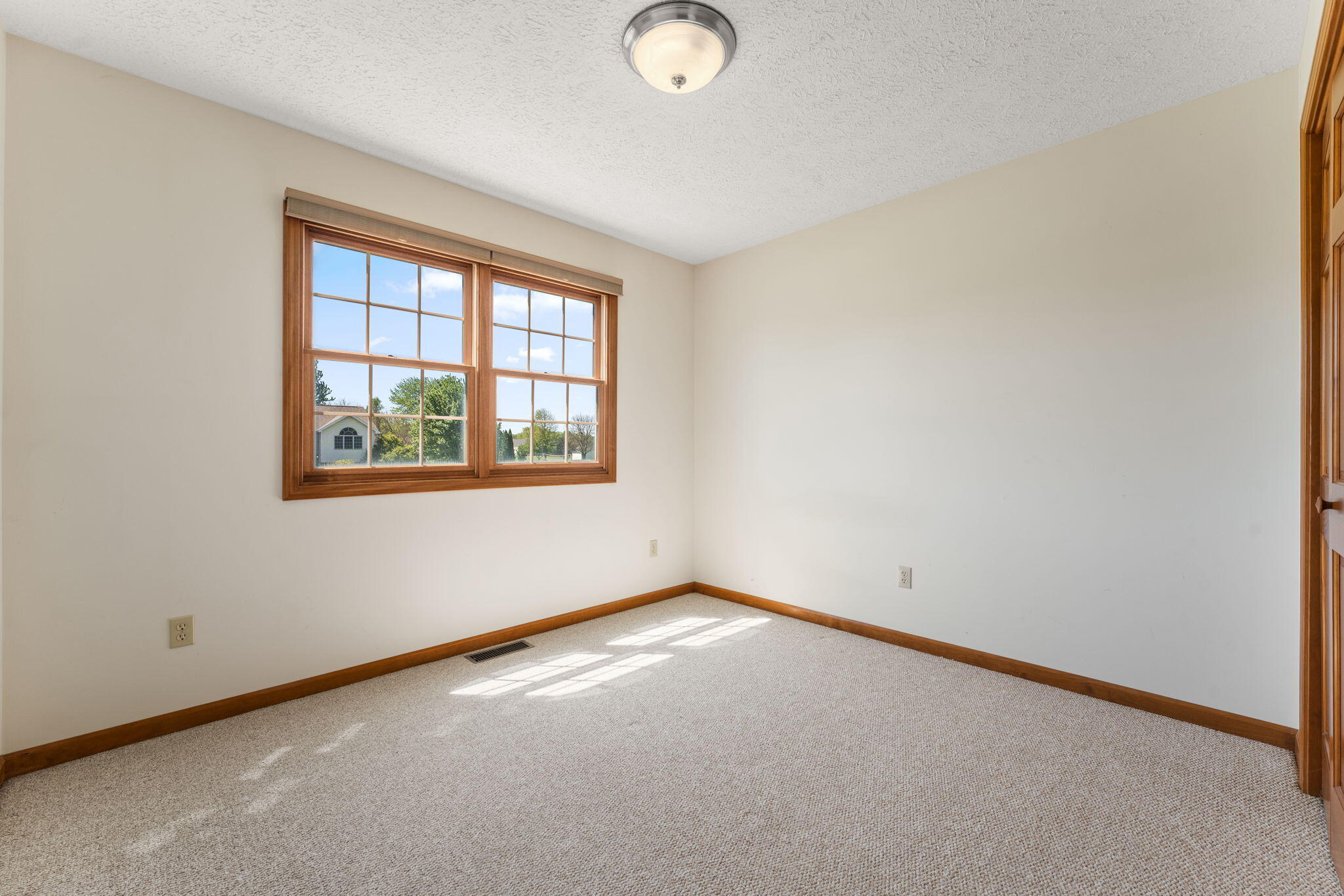919 Plantation Road, Valparaiso, IN 46385; Image #13