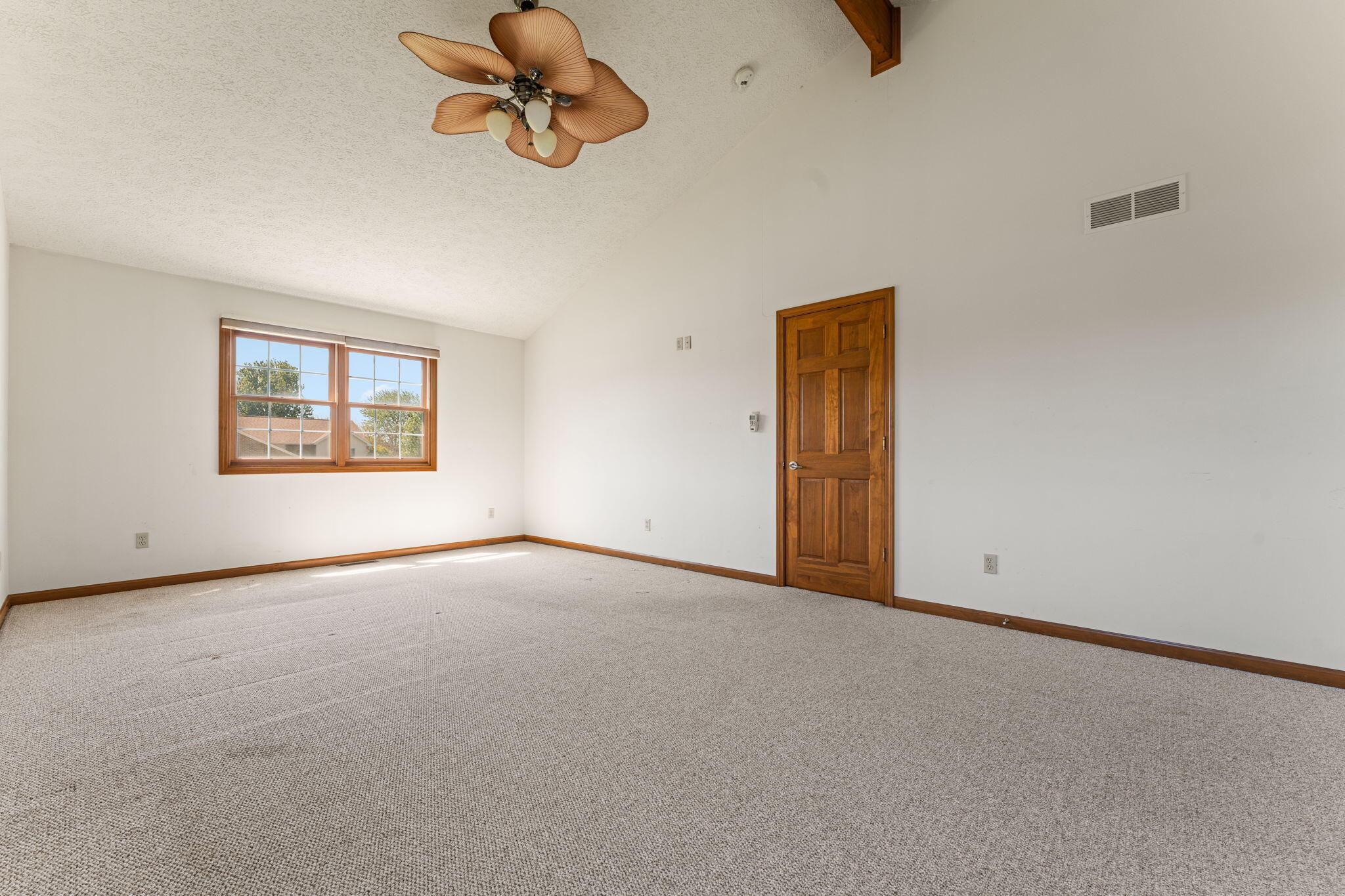 919 Plantation Road, Valparaiso, IN 46385; Image #16