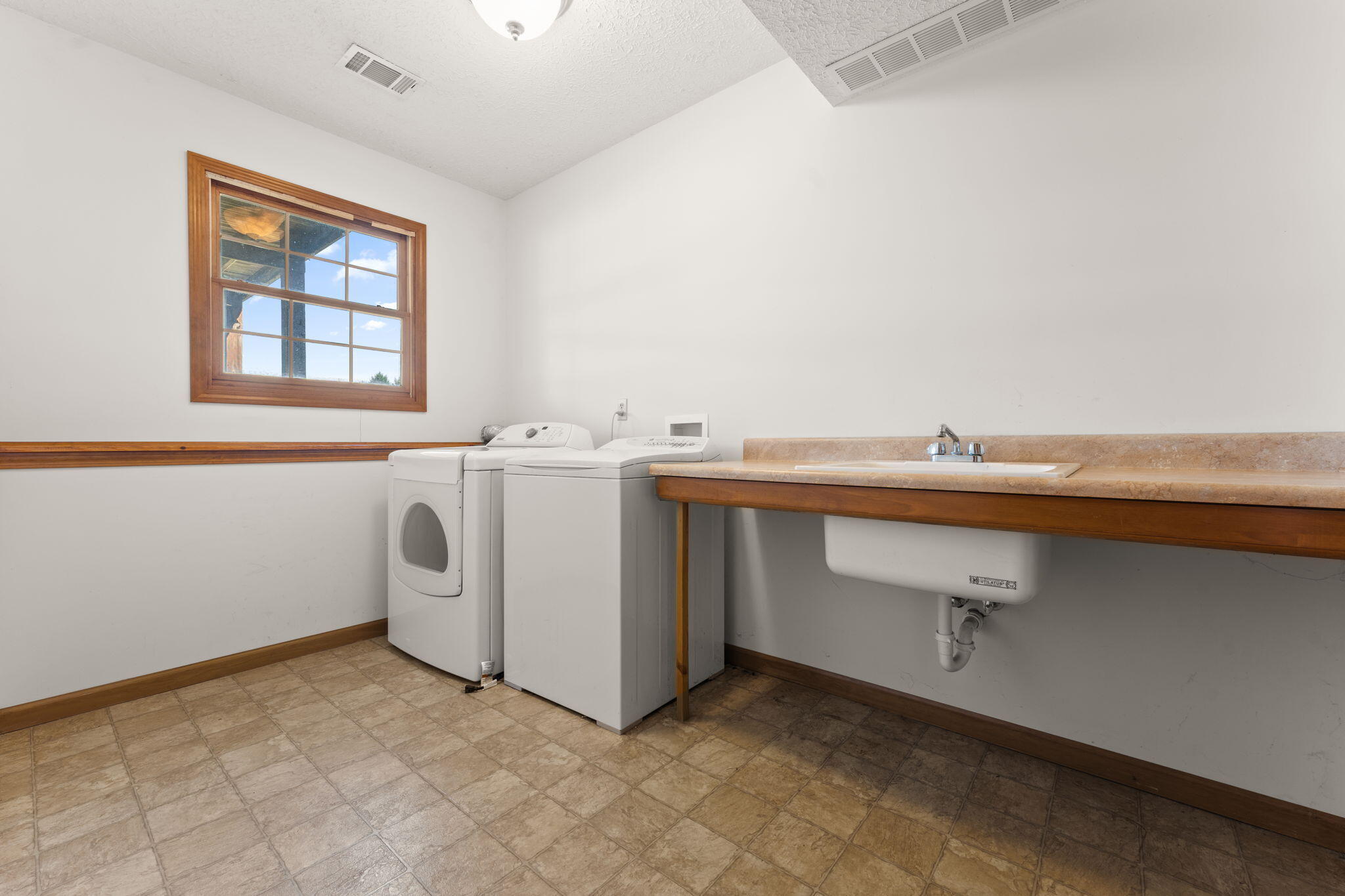 919 Plantation Road, Valparaiso, IN 46385; Image #24